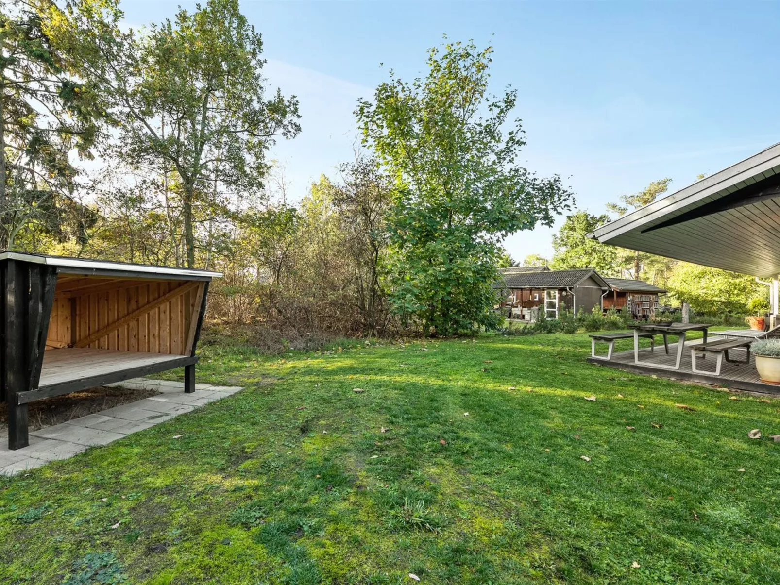 "Elfriede" - 400m to the fjord-Buiten