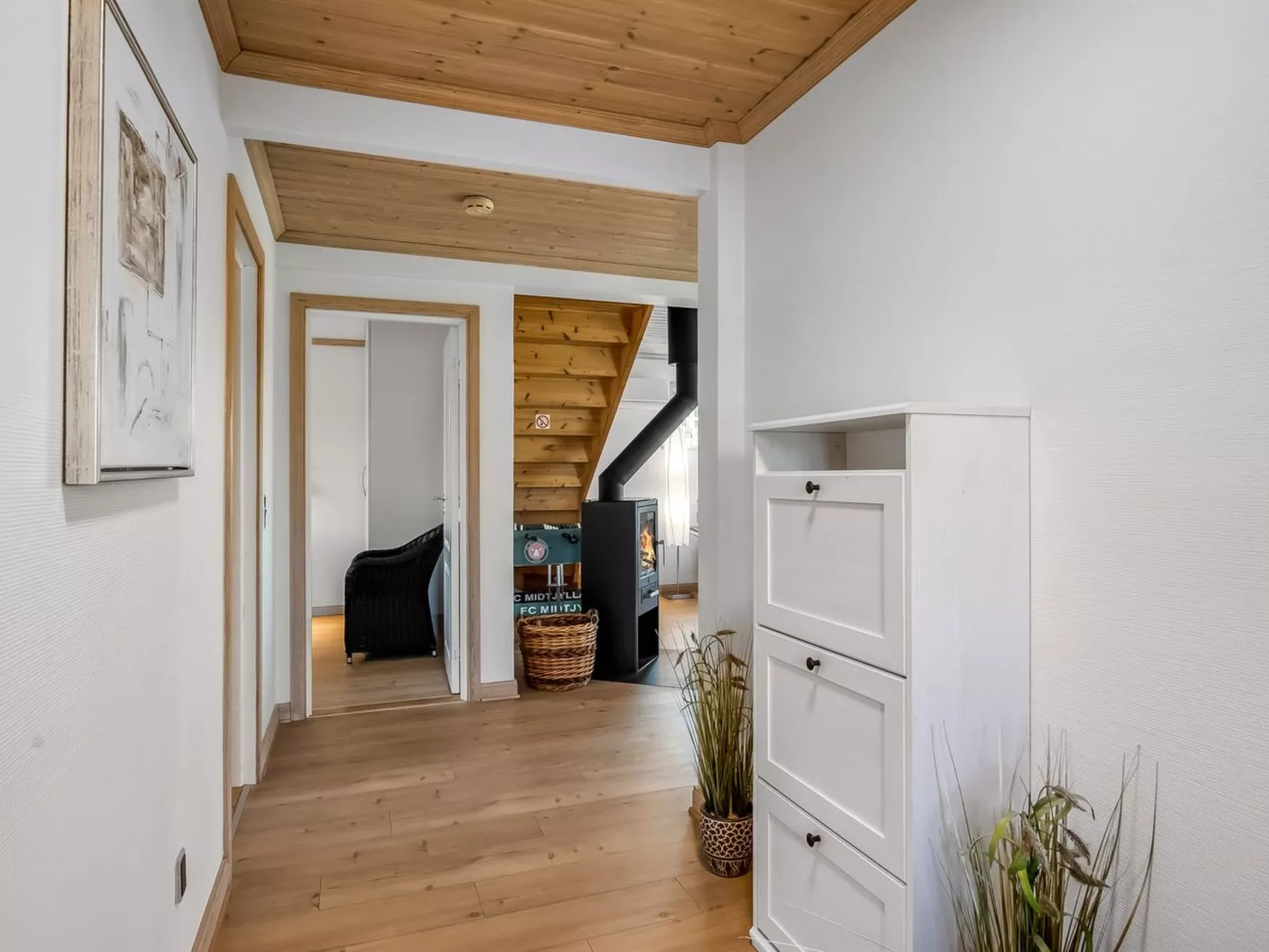 "Adelia" - 850m to the fjord-Binnen