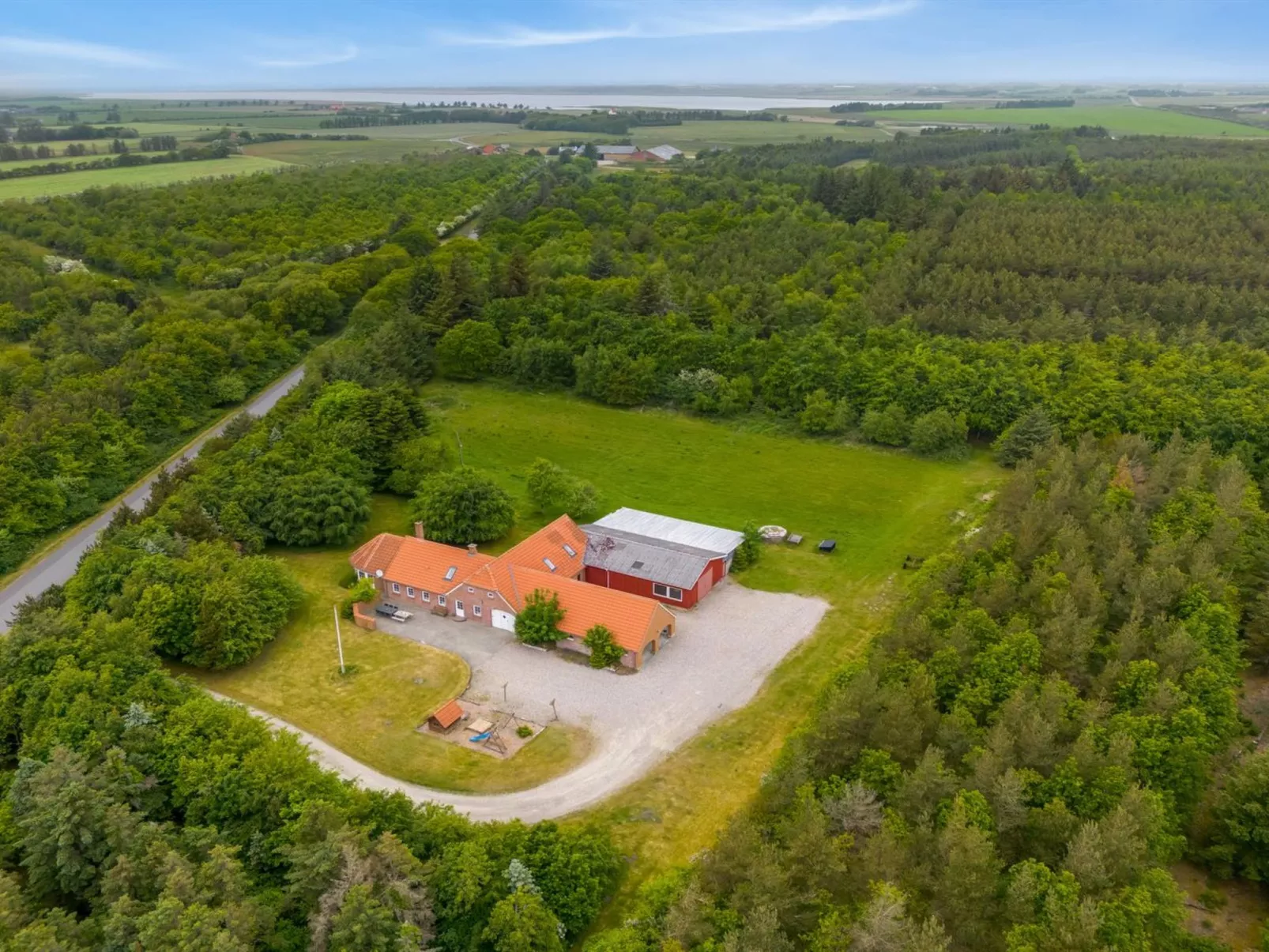 "Wilmar" - 1km to the fjord-Buiten