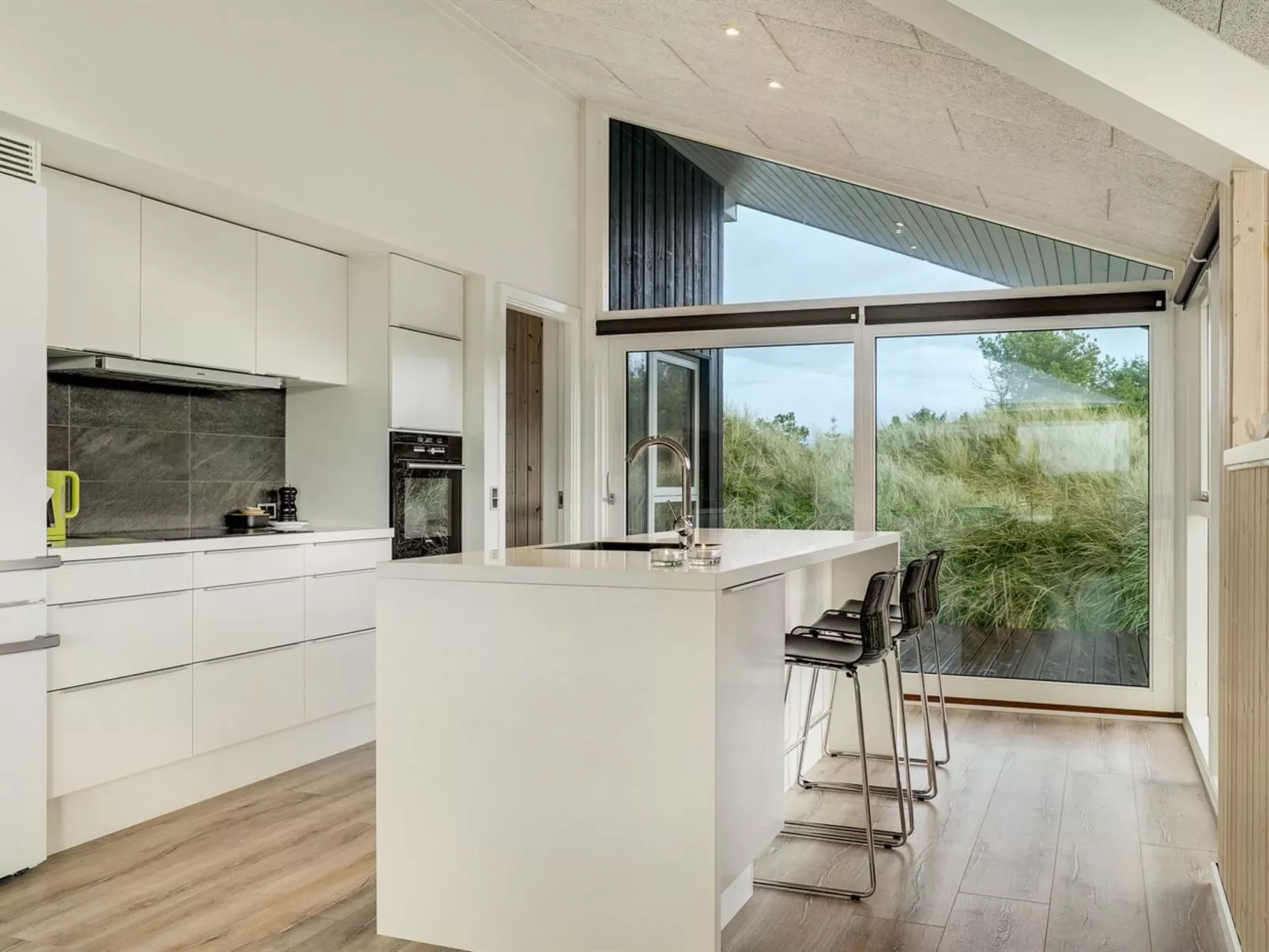 "Danila" - 600m from the sea-Binnen