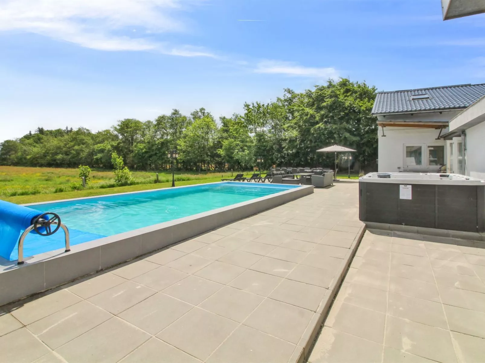 "Melin" - 7km from the sea-Buiten