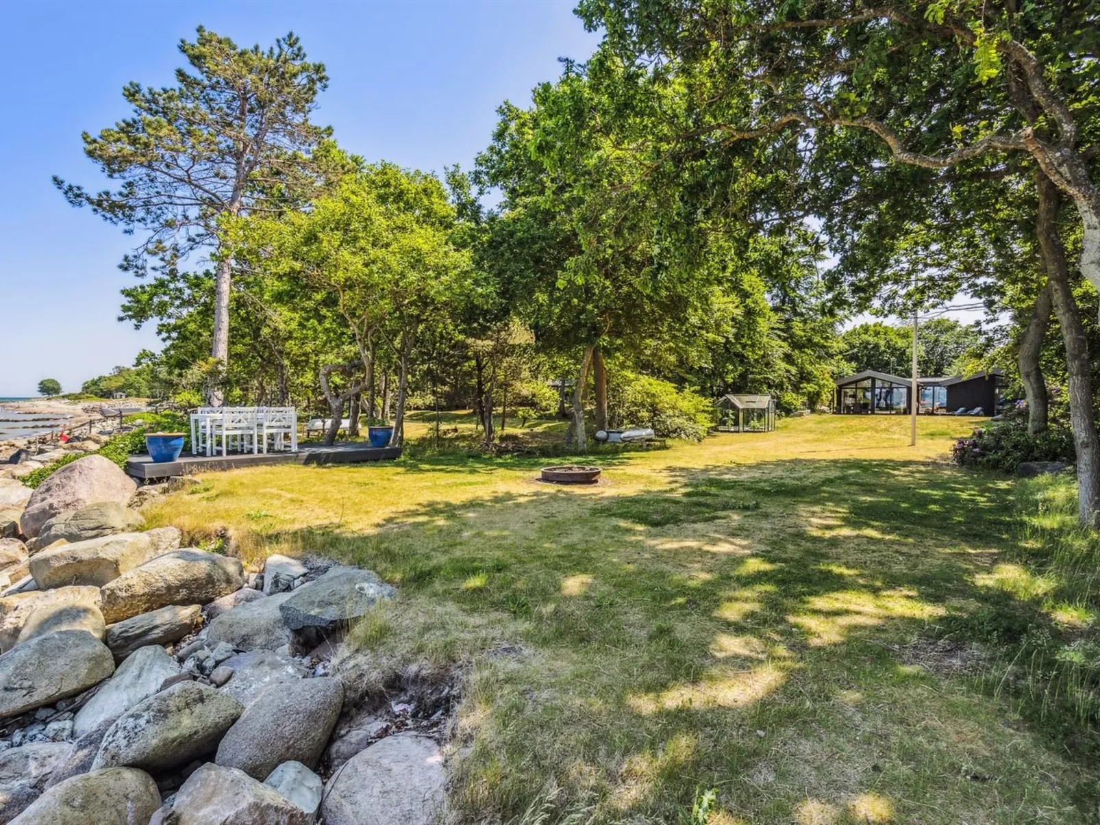 "Kennet" - 30m from the sea-Buiten