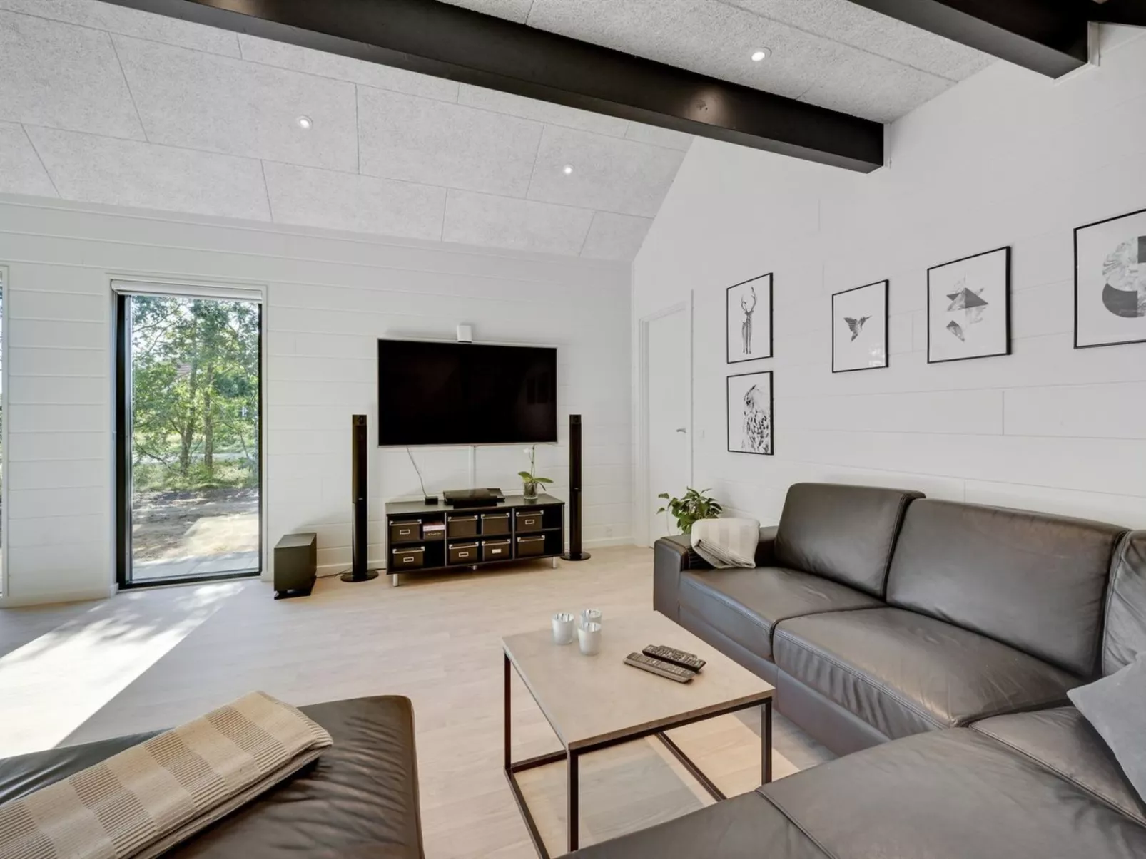 "Tinella" - 250m to the fjord