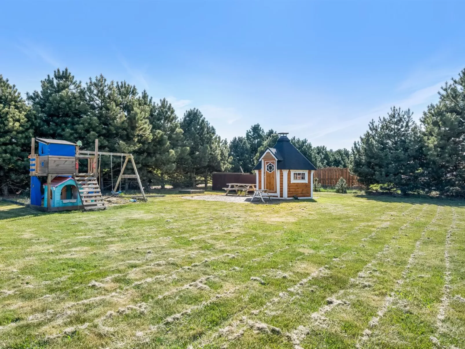 "Vicktoria" - 1.5km from the sea-Buiten