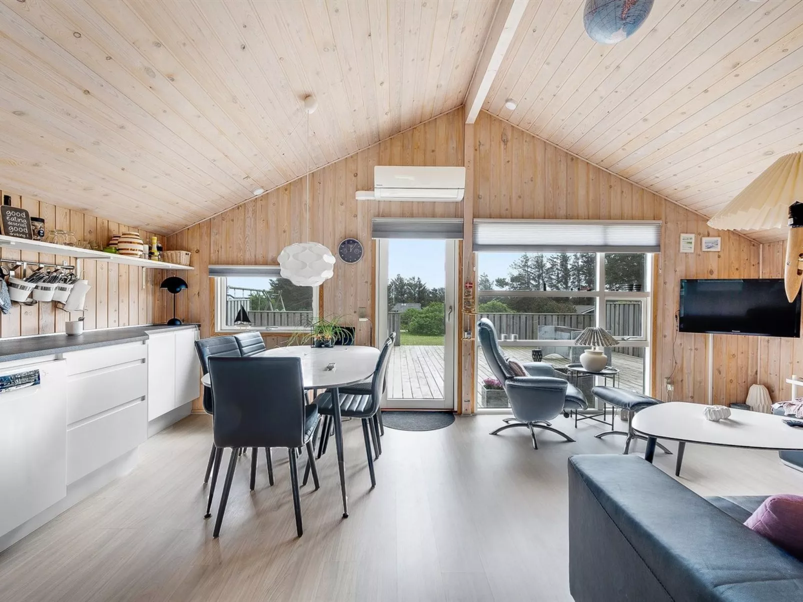 "Birger" - 500m from the sea-Binnen