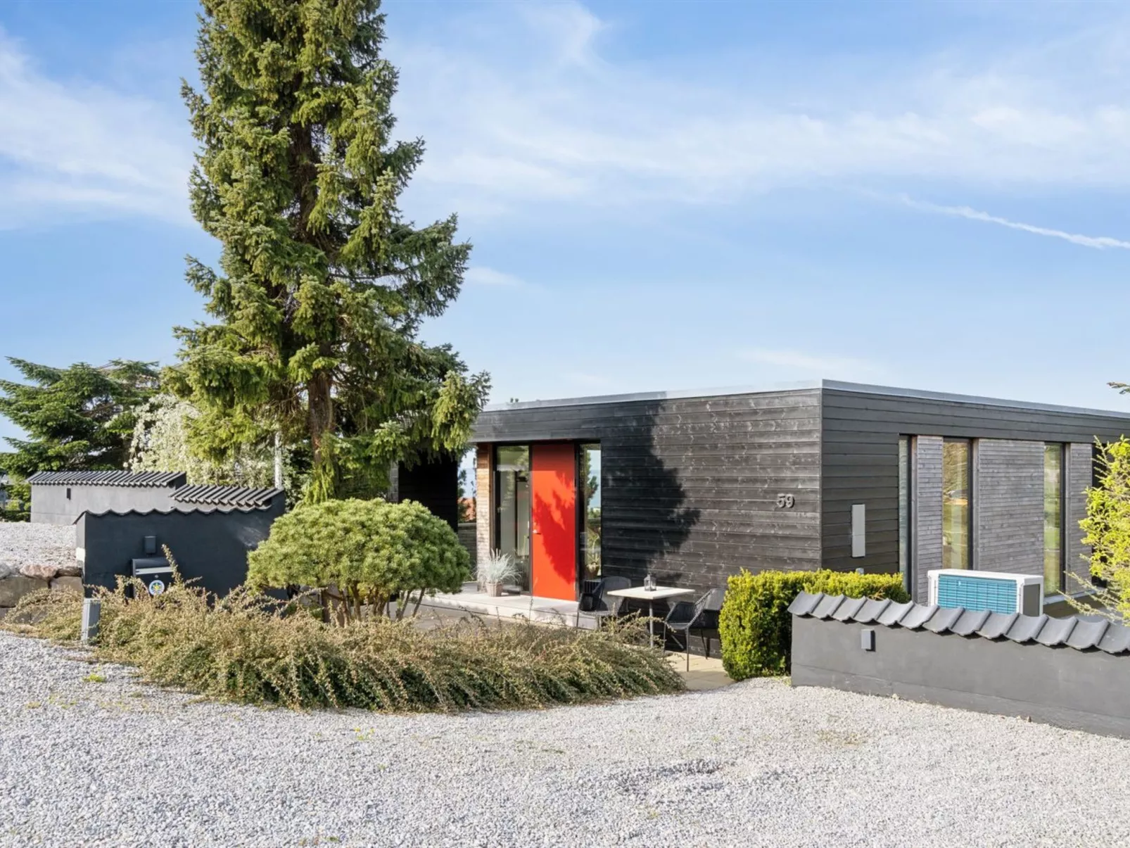 "Iarund" - 600m from the sea-Buiten