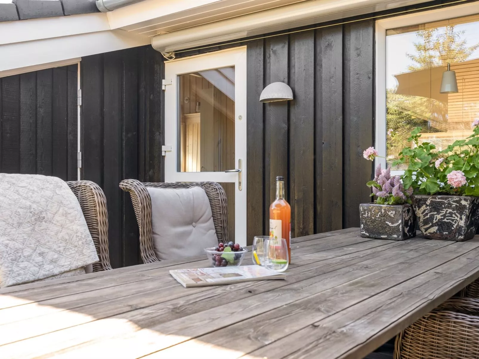 "Gun" - 450m from the sea-Buiten