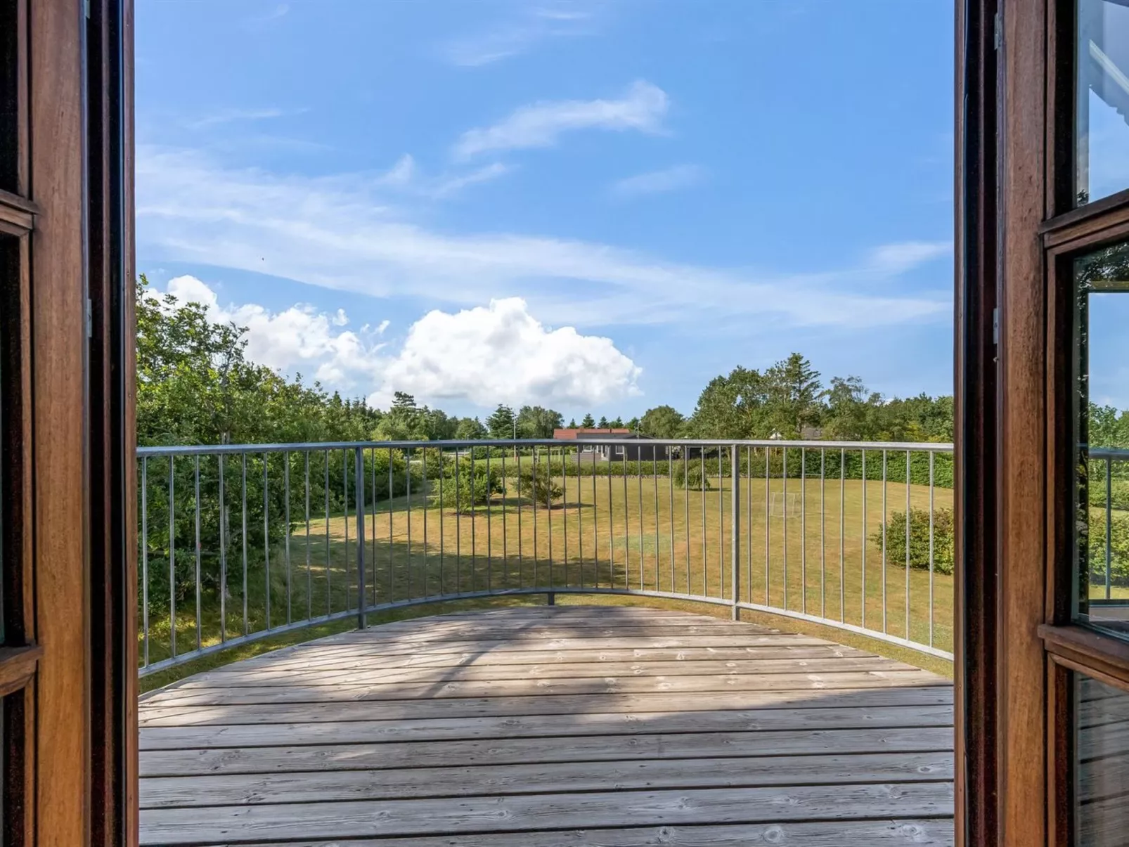 "Hendrina" - 250m to the fjord-Buiten