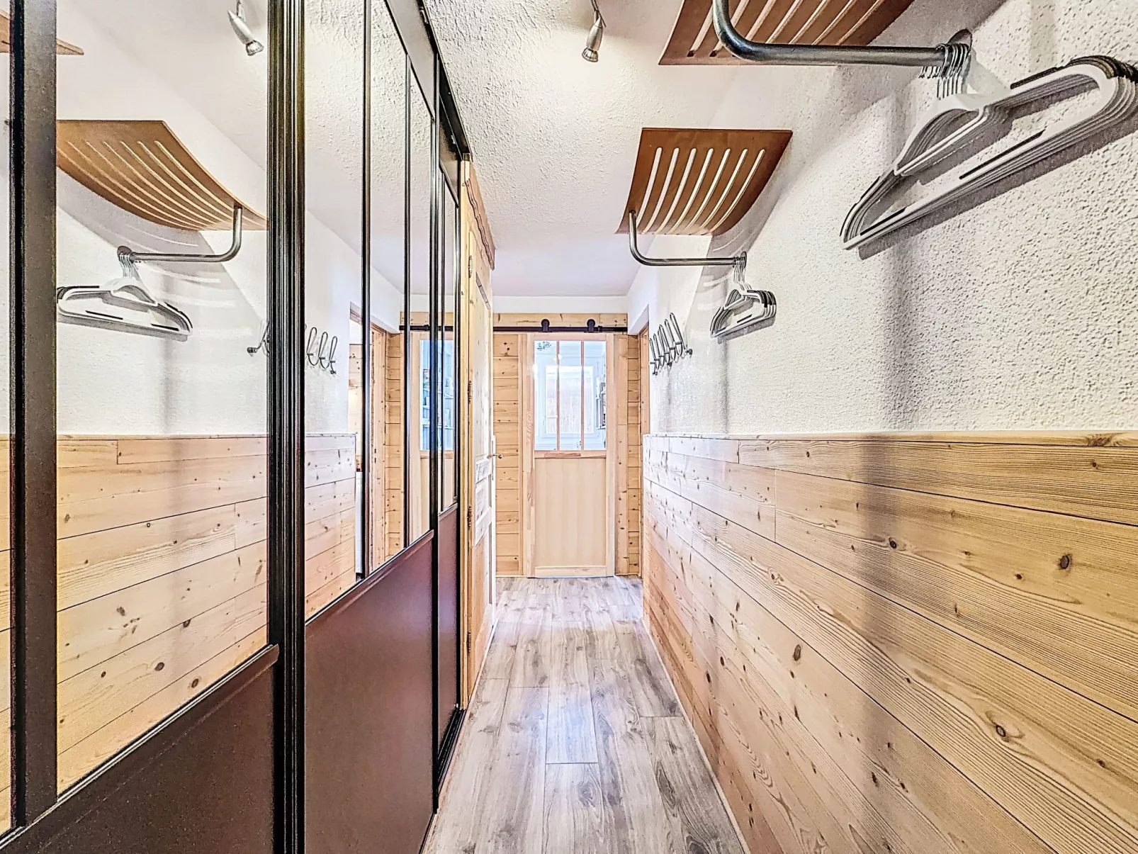 Les Grandes Balmes I et II (Le Lac)-Binnen