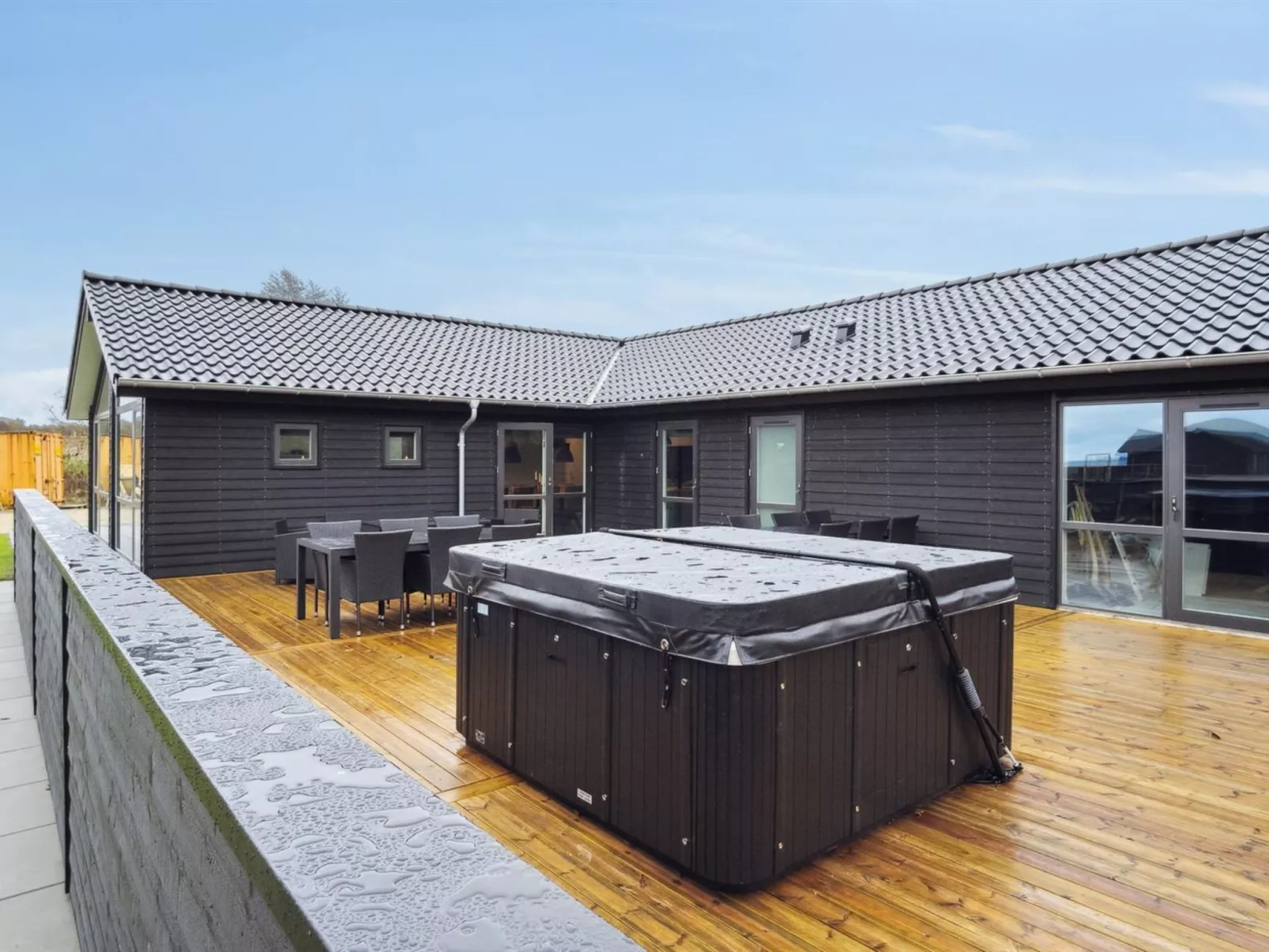 "Clare" - 100m from the sea-Buiten