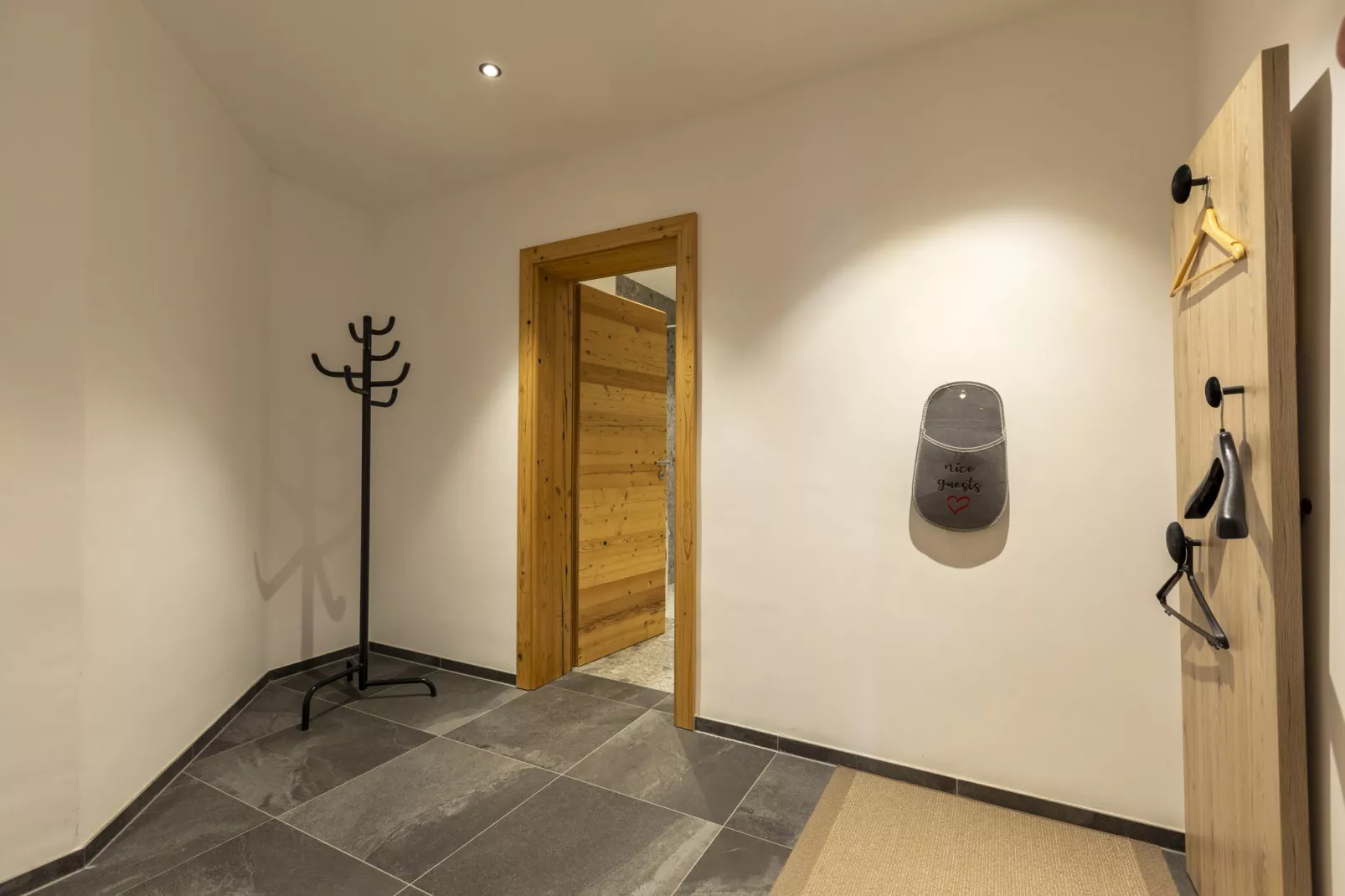 Apartment 7-Hal-ontvangst