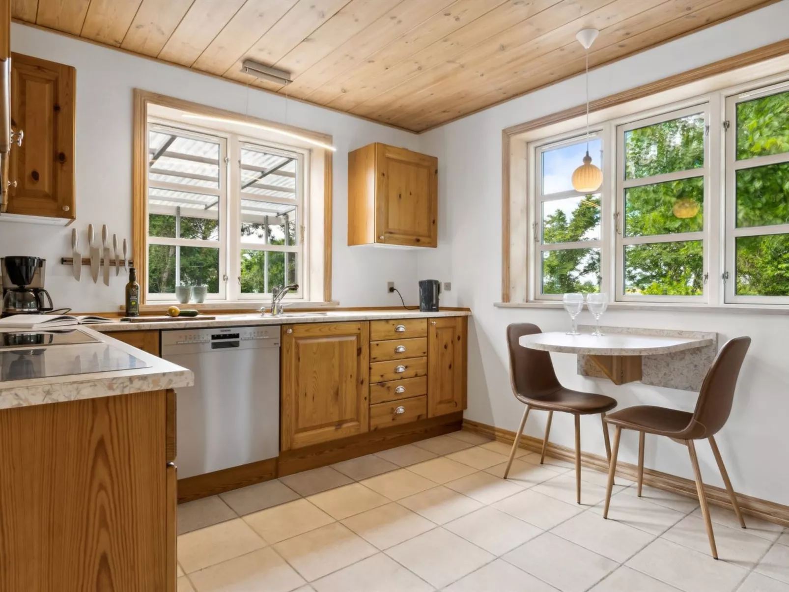 "Månviva" - 150m to the fjord-Binnen