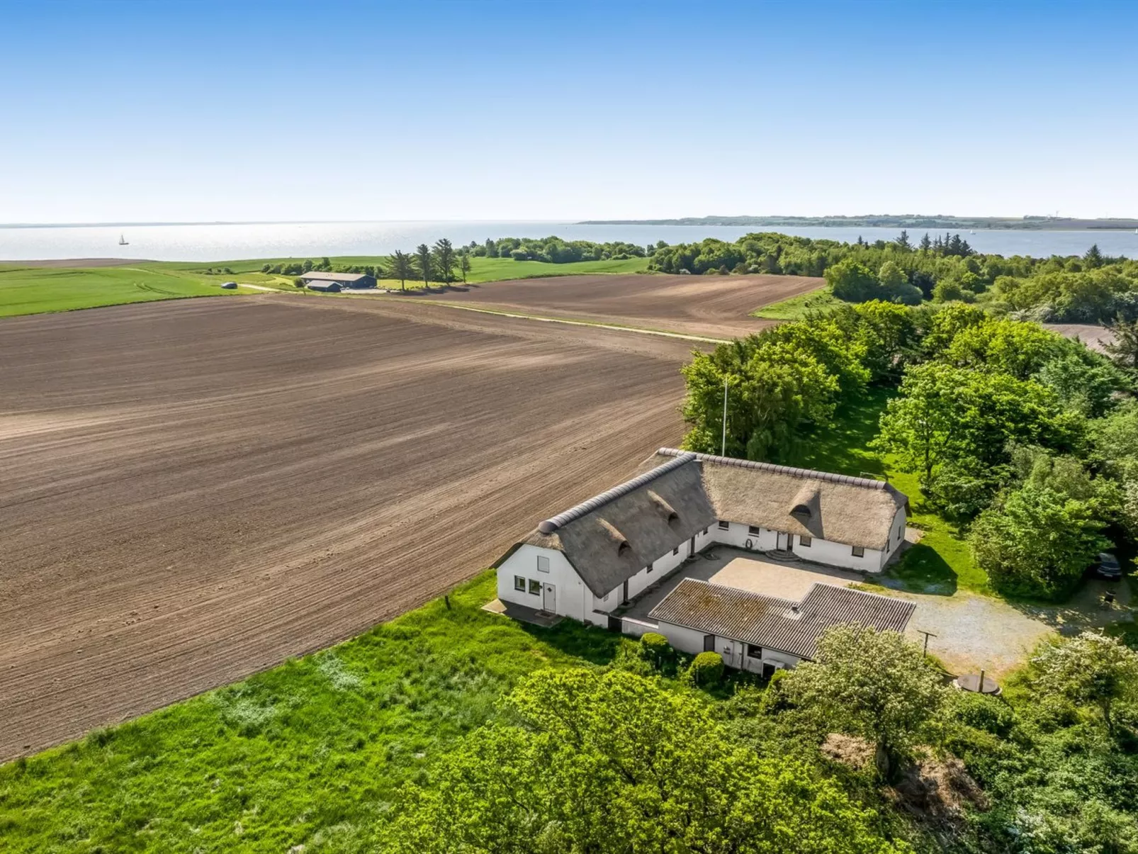 "Annli" - 800m to the fjord-Buiten