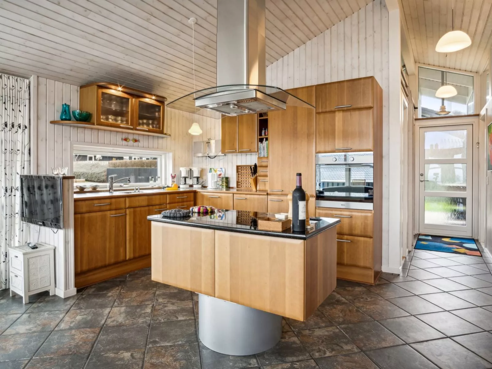 "Sohvi" - 300m from the sea-Binnen