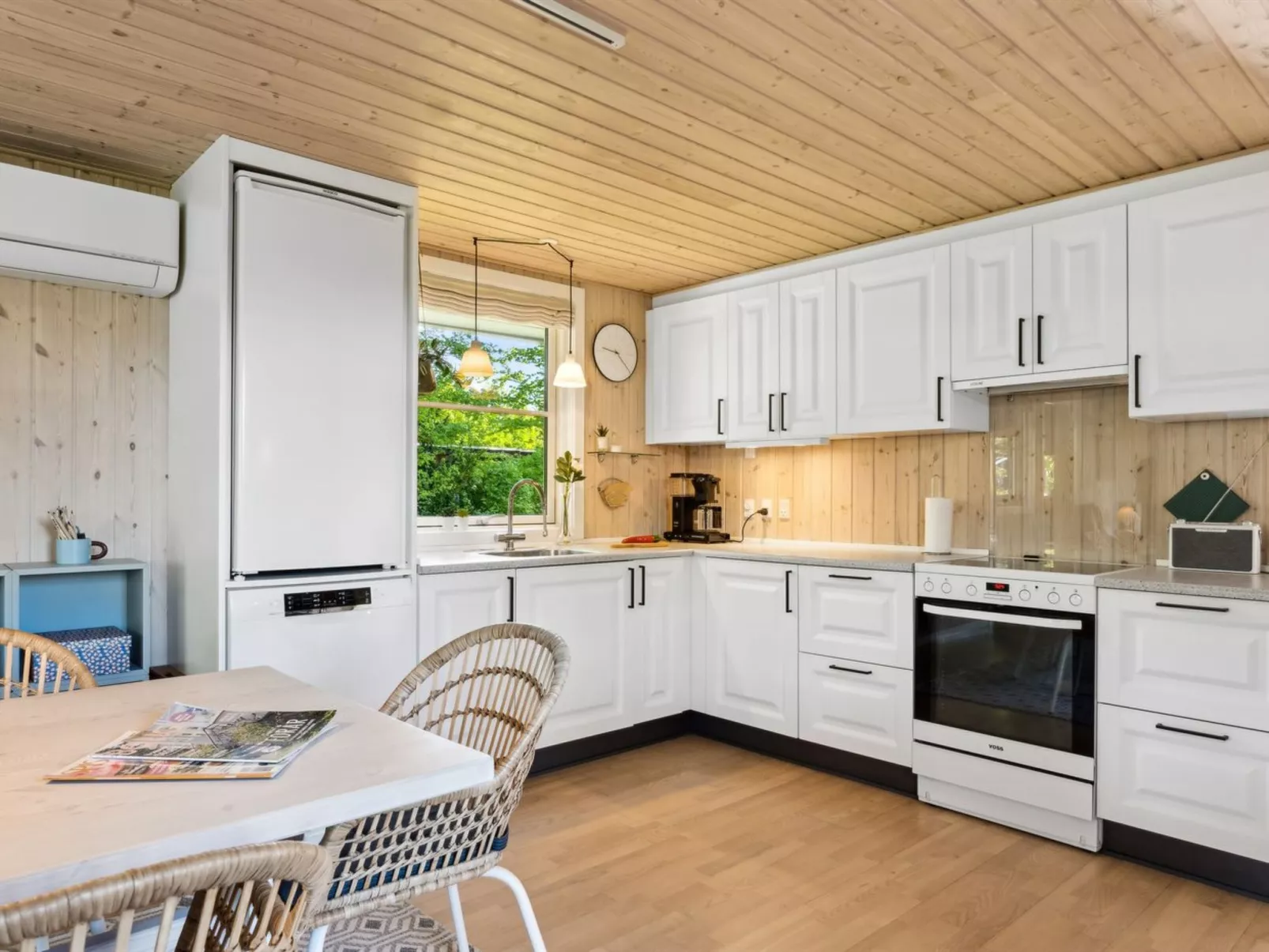 "Melvin" - 700m from the sea-Binnen