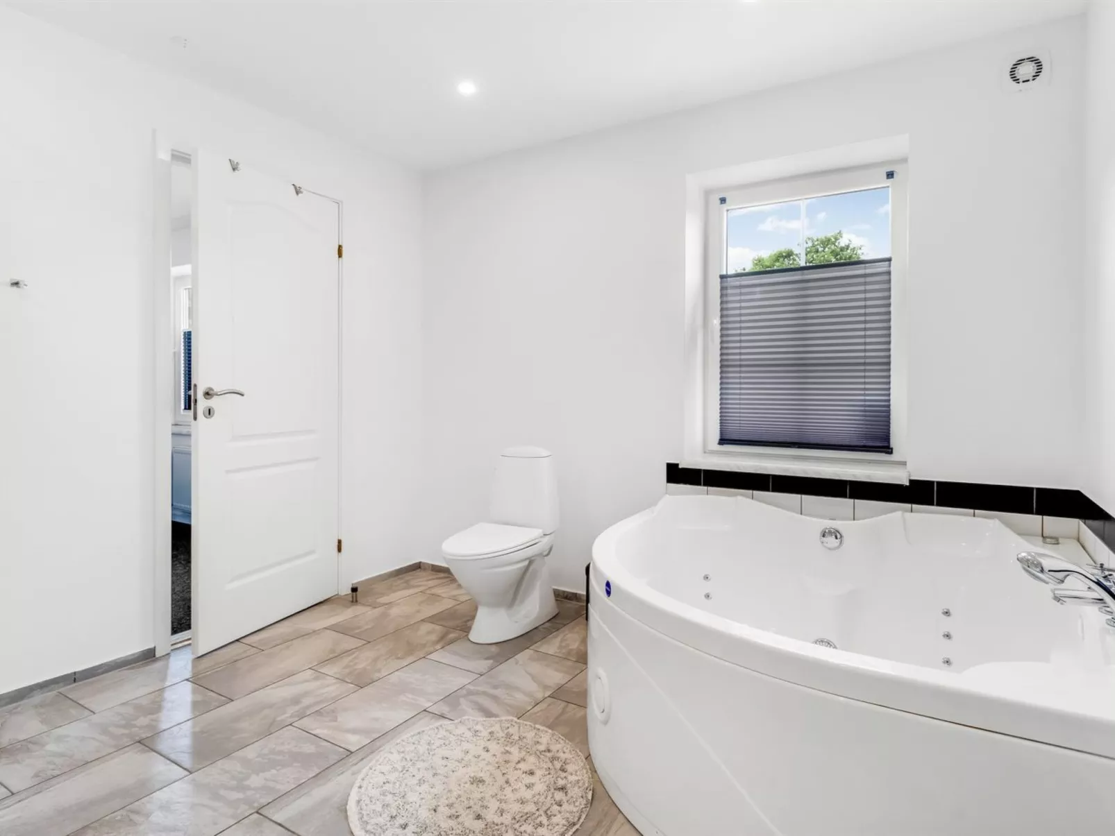 "Aliza" - 14km from the sea-Binnen