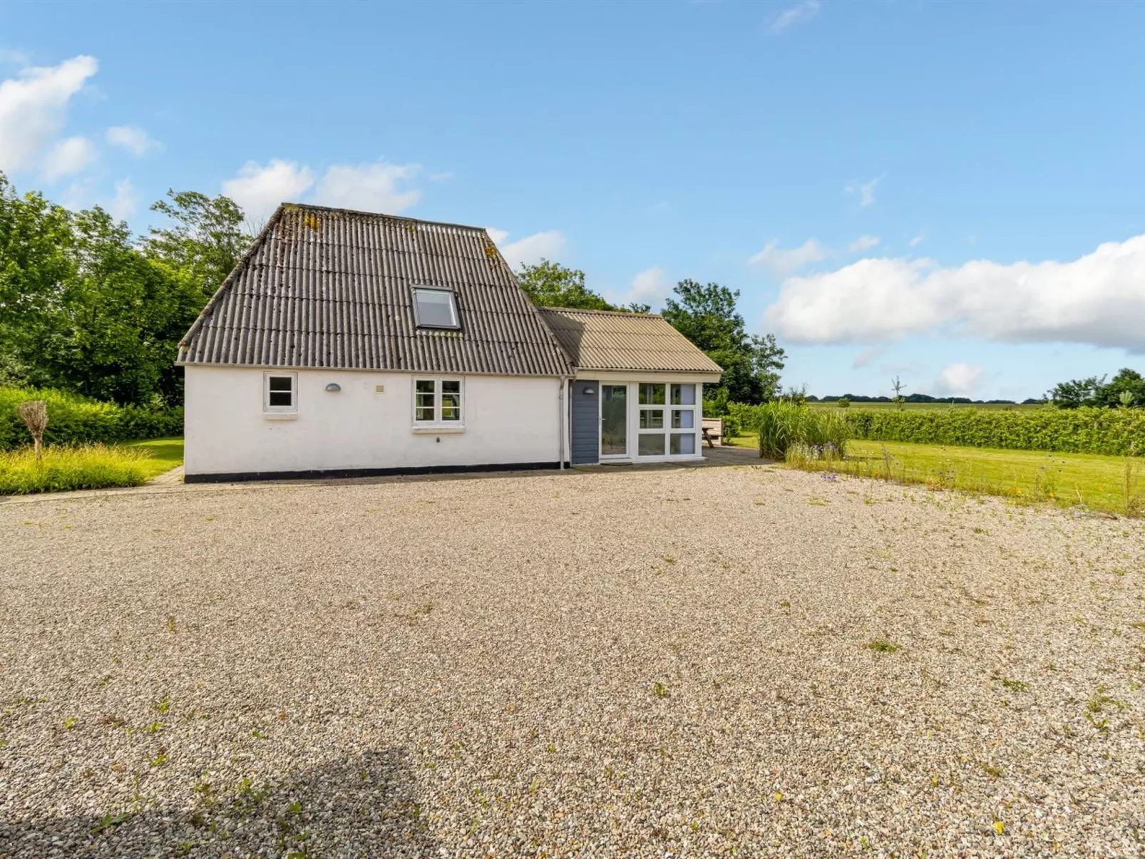 "Thrine" - 24km from the sea-Buiten