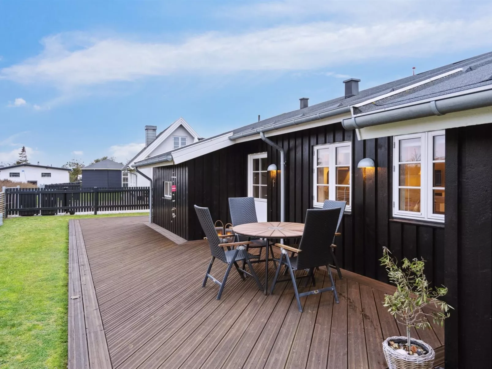 "Svante" - 600m from the sea-Buiten