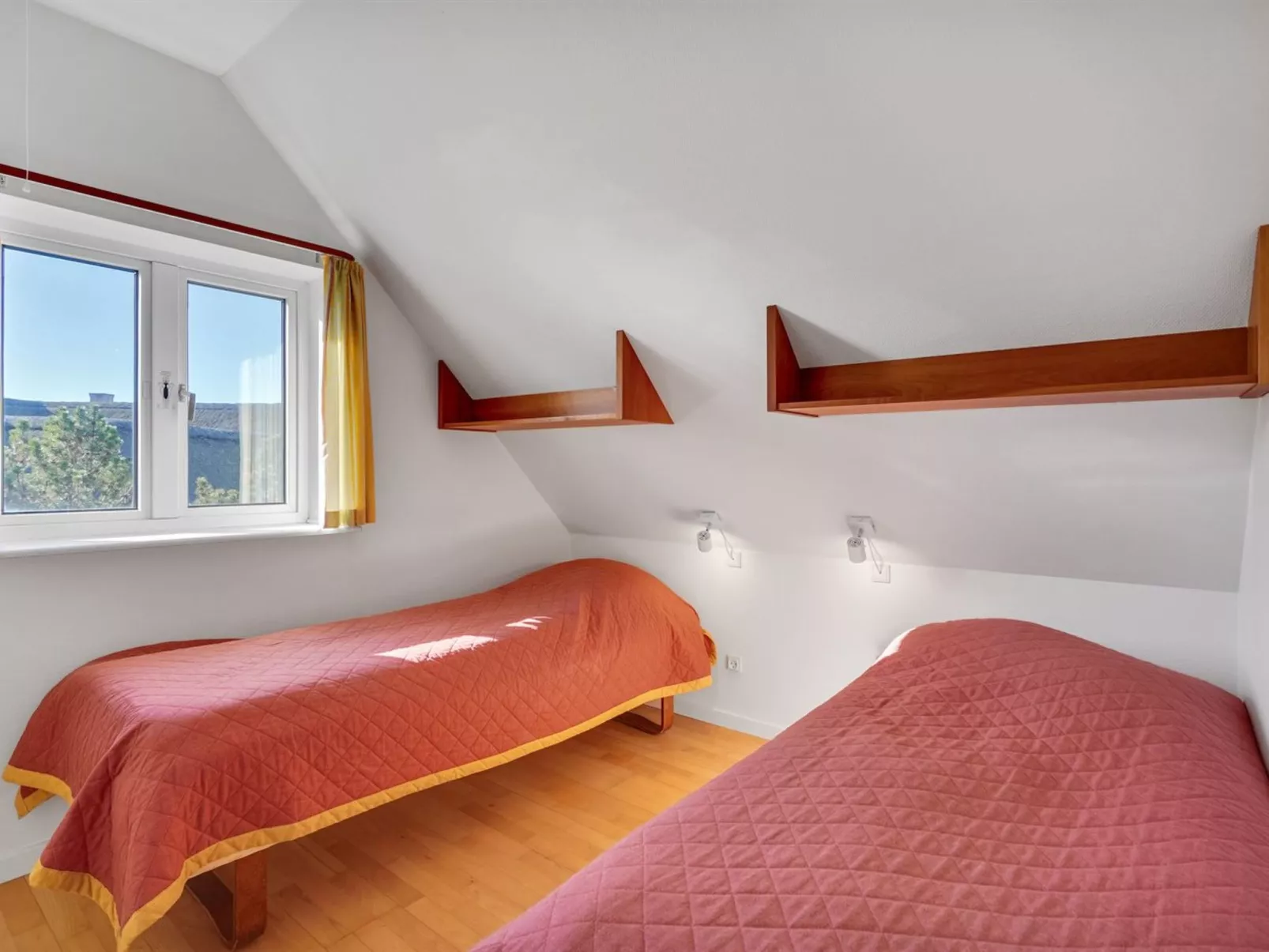 "Oneida" - 800m from the sea-Binnen