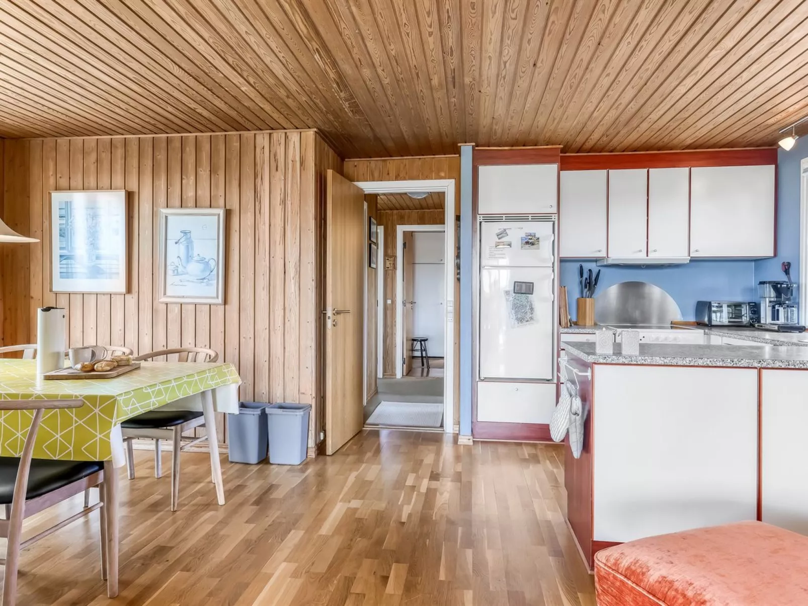 "Letje" - 500m from the sea-Binnen