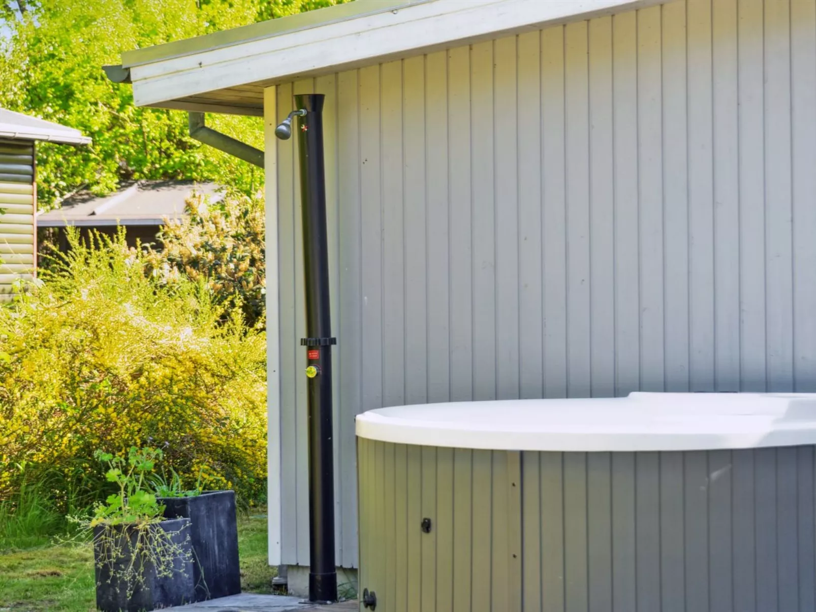 "Myriam" - 50m from the sea-Binnen