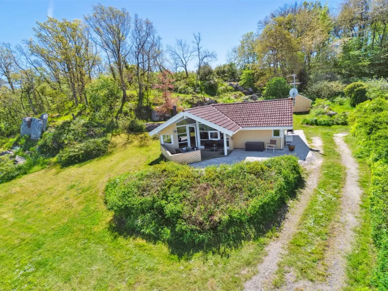 "Henric" - 75m from the sea-Buiten