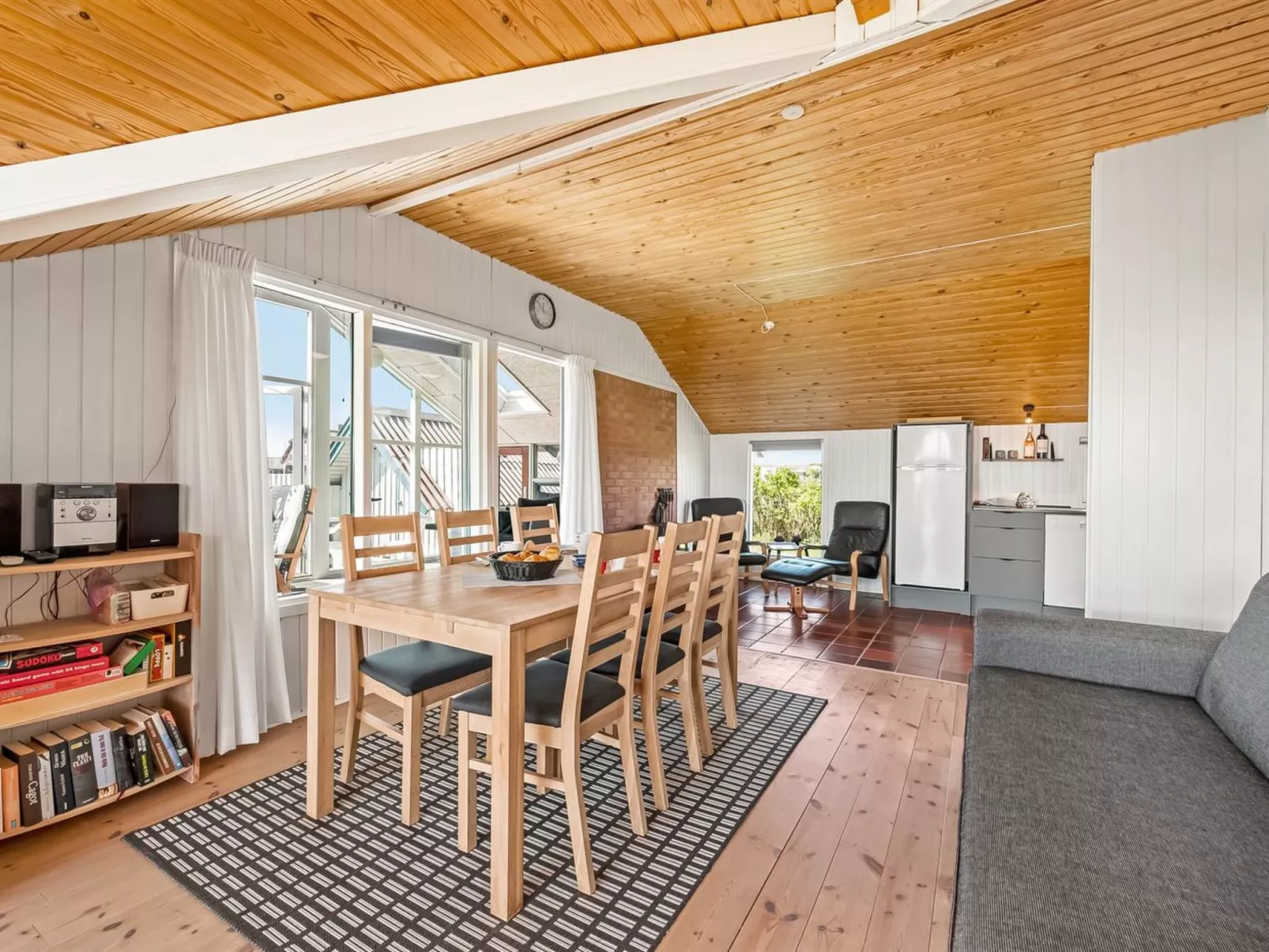 "Emppu" - 250m from the sea-Binnen