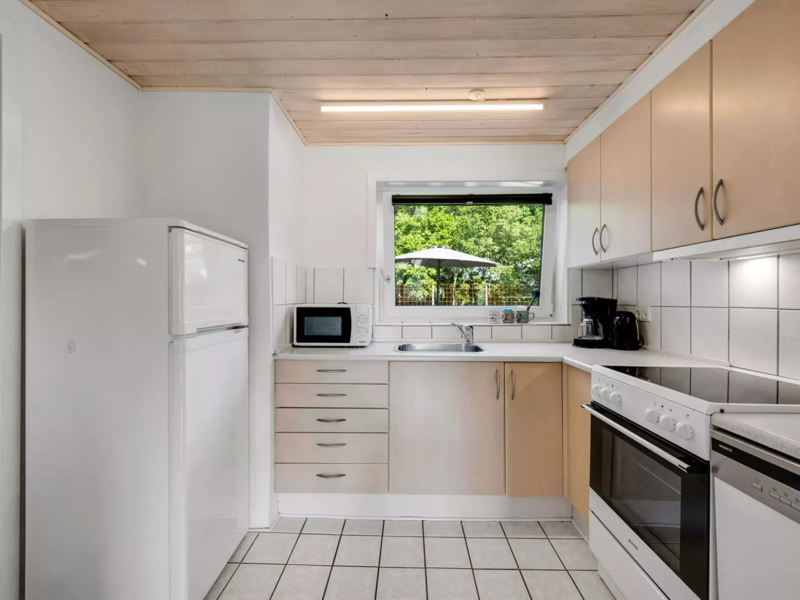 "Eino" - 150m from the sea-Binnen