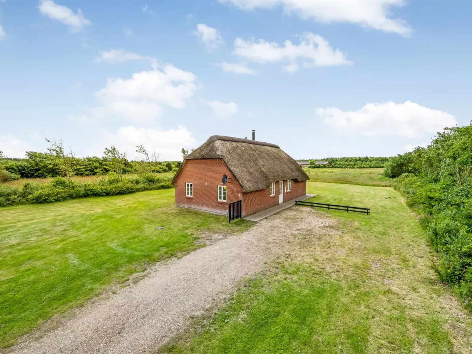 "Birette" - 1.2km from the sea-Buiten