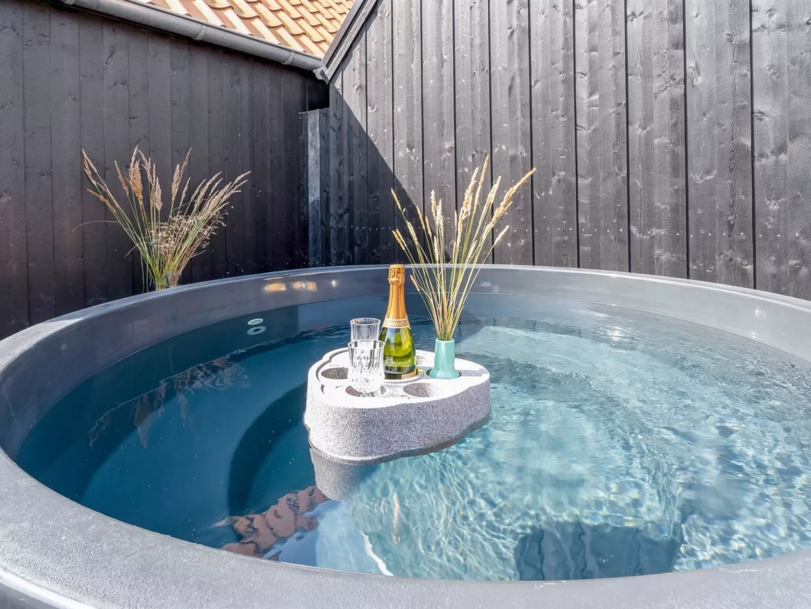 "Josina" - 1.8km from the sea-Binnen