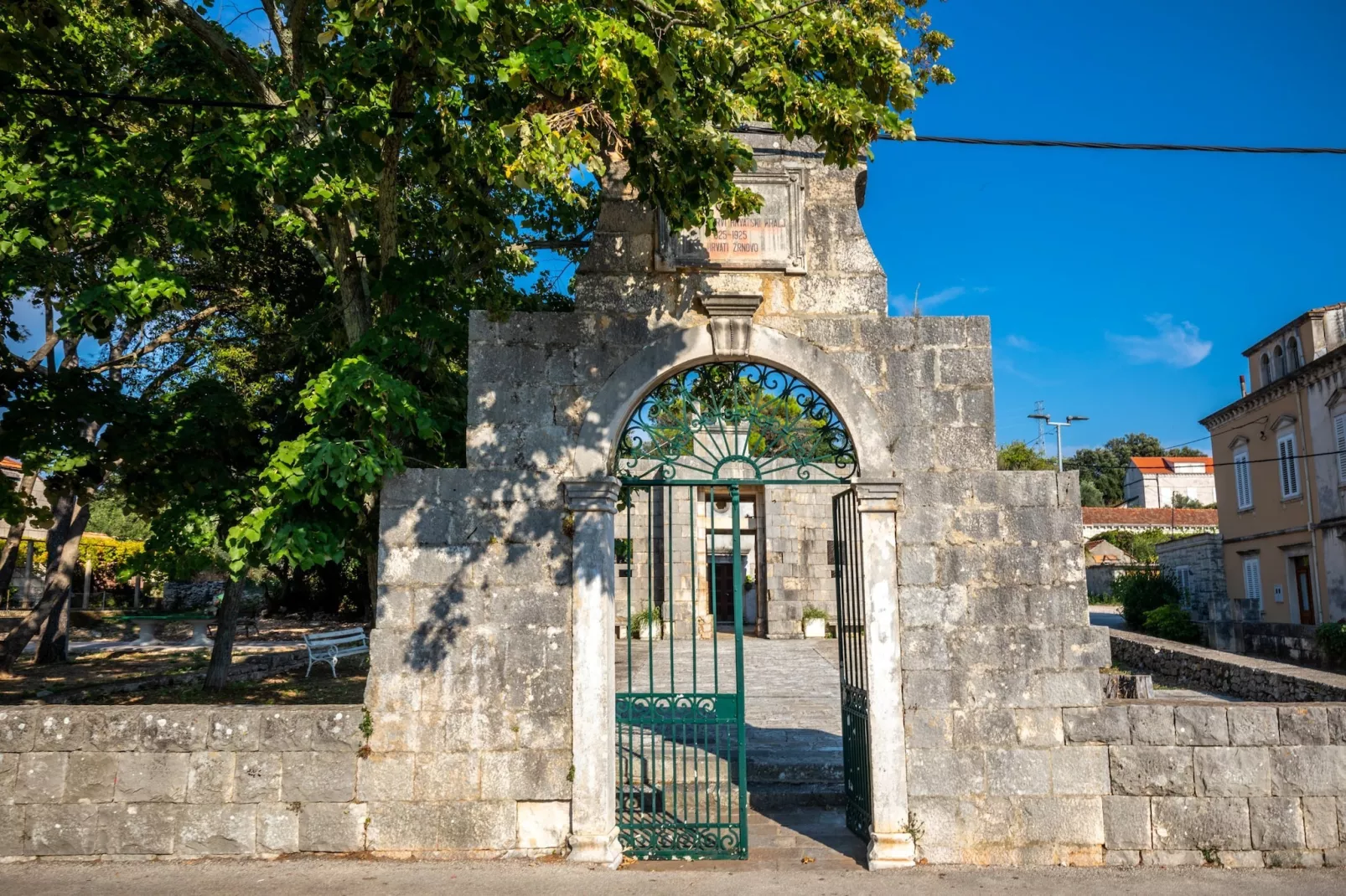 Stone House Harmony -Studio Apartment with Patio and Garden View ( 2 )-Sfeer