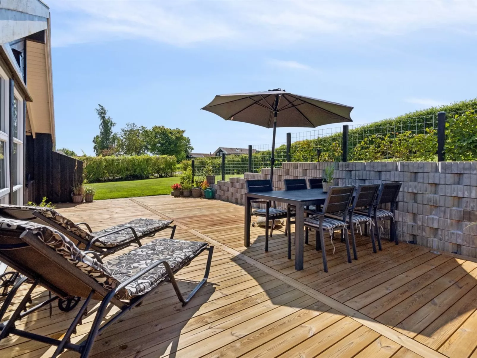 "Enida" - 350m to the fjord-Buiten