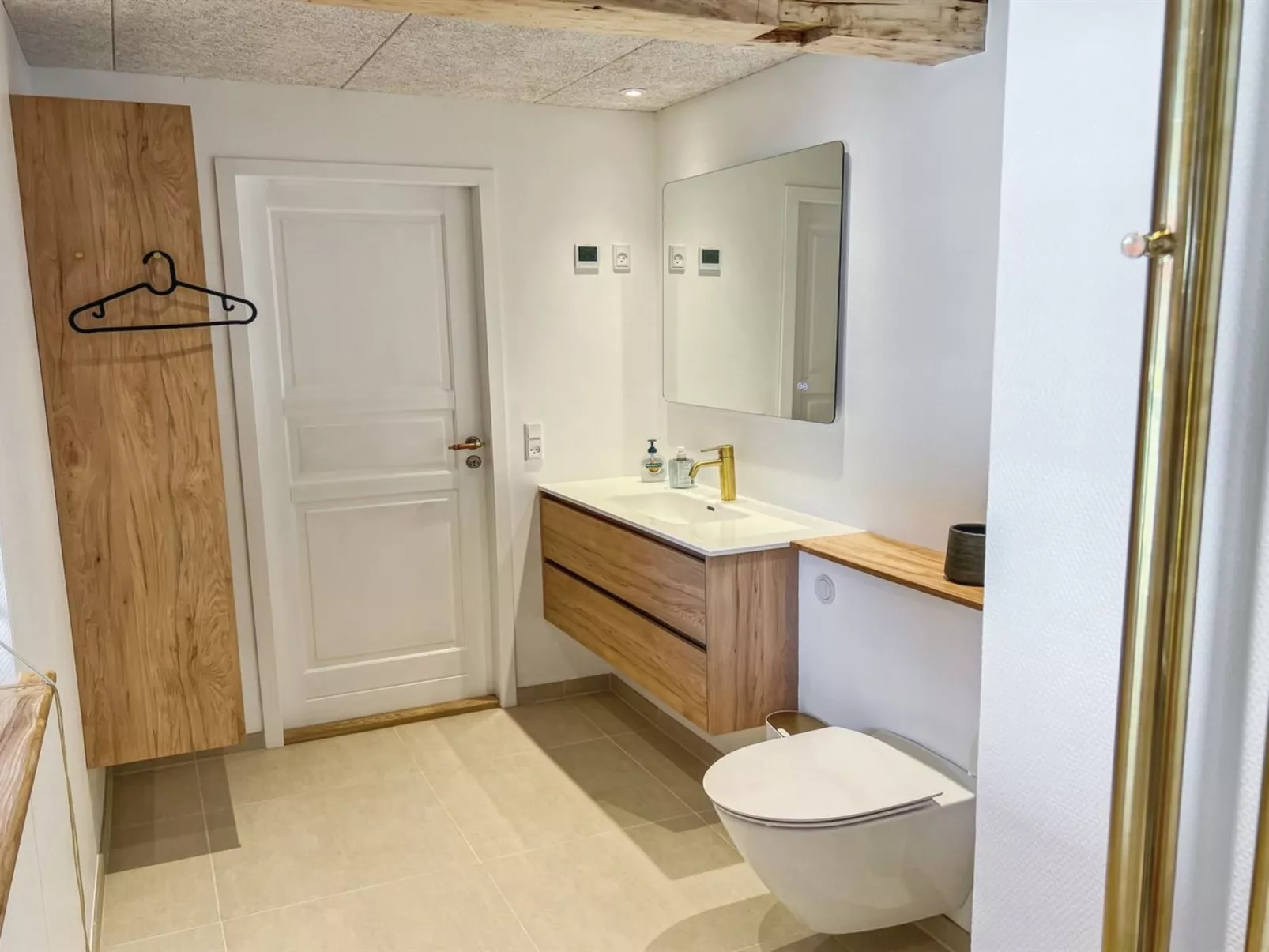 "Garbine" - 1.5km from the sea-Binnen