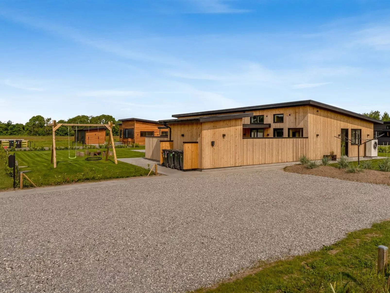 "Elevus" -  from the sea-Buiten