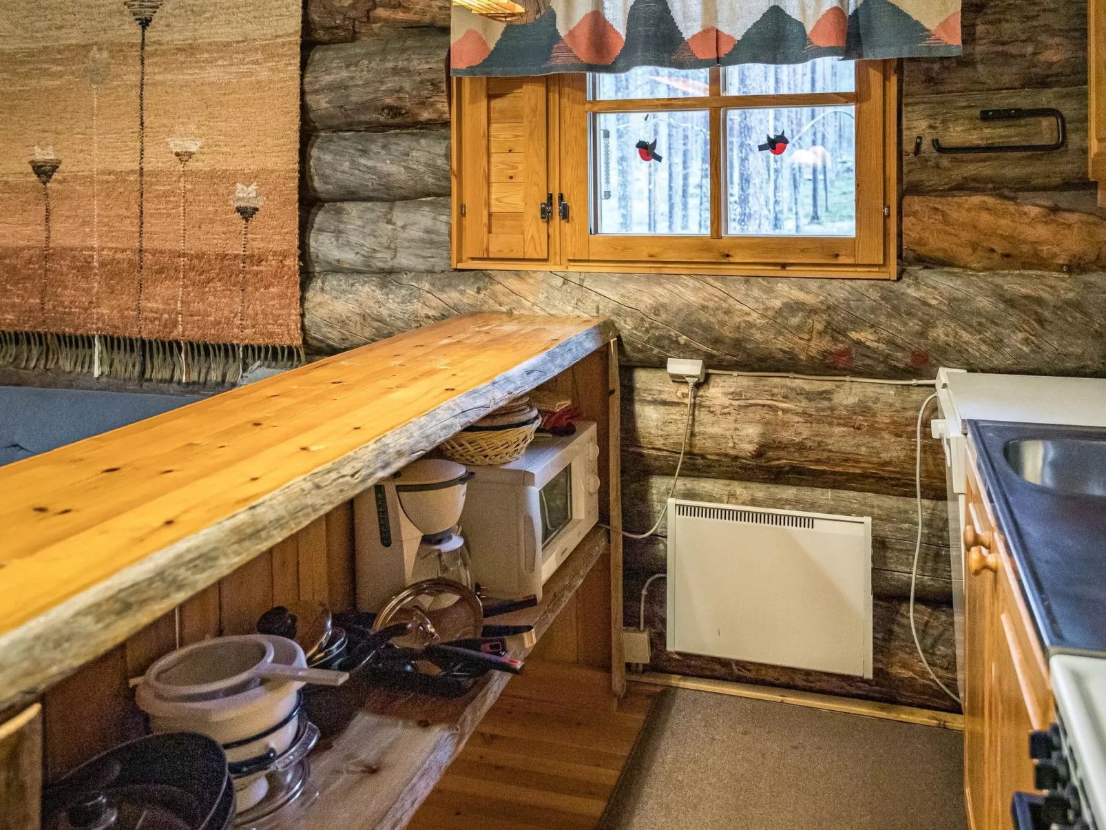 Ylläsnäkyy 7 / karkelo-Binnen