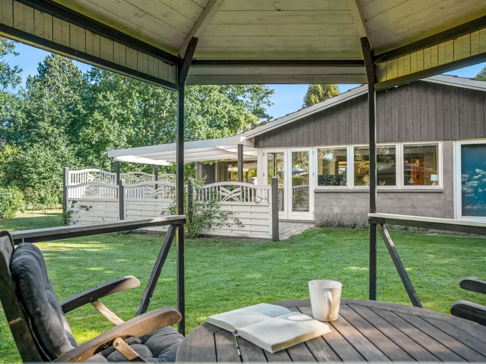 "Janna" - 200m from the sea-Buiten