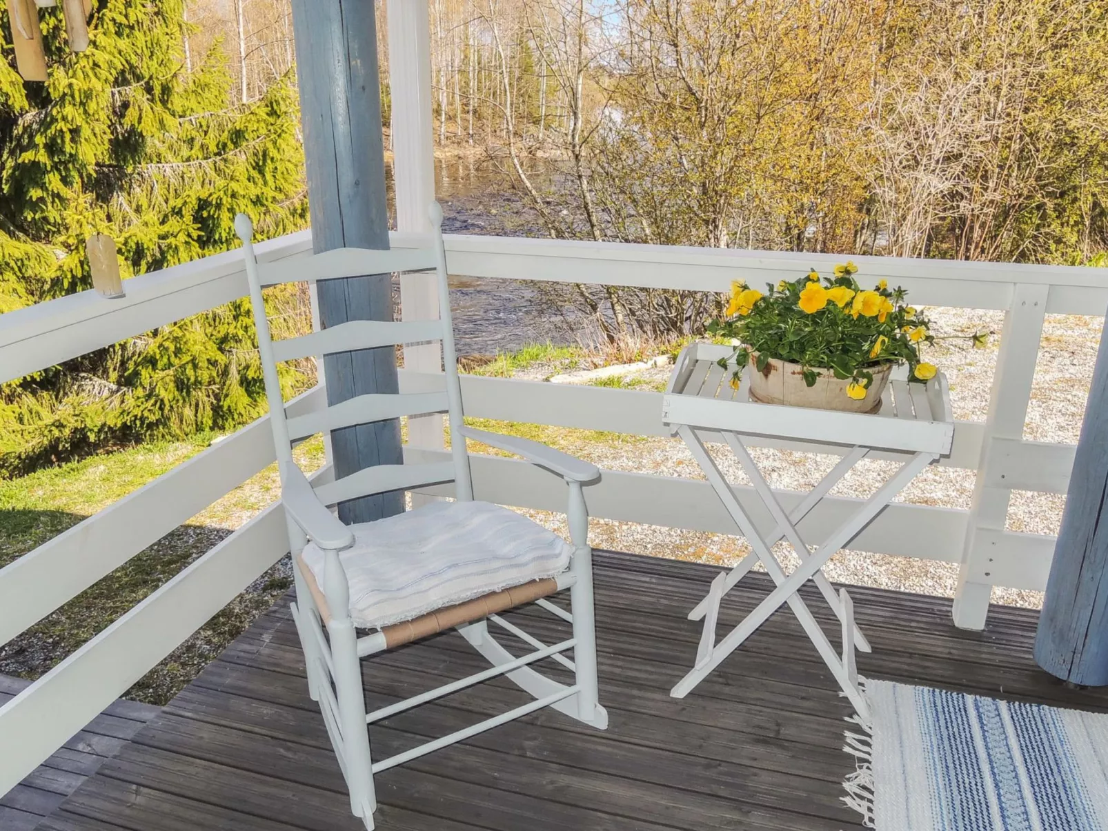 Käpälysmökki-Binnen