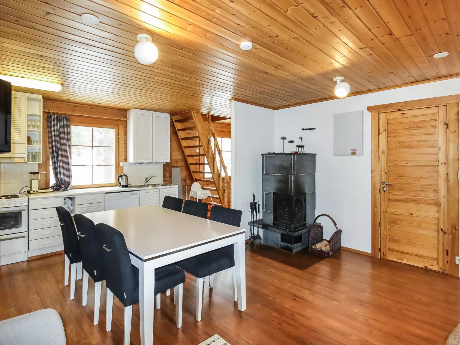 Alppikylä 4a paritalo-Binnen