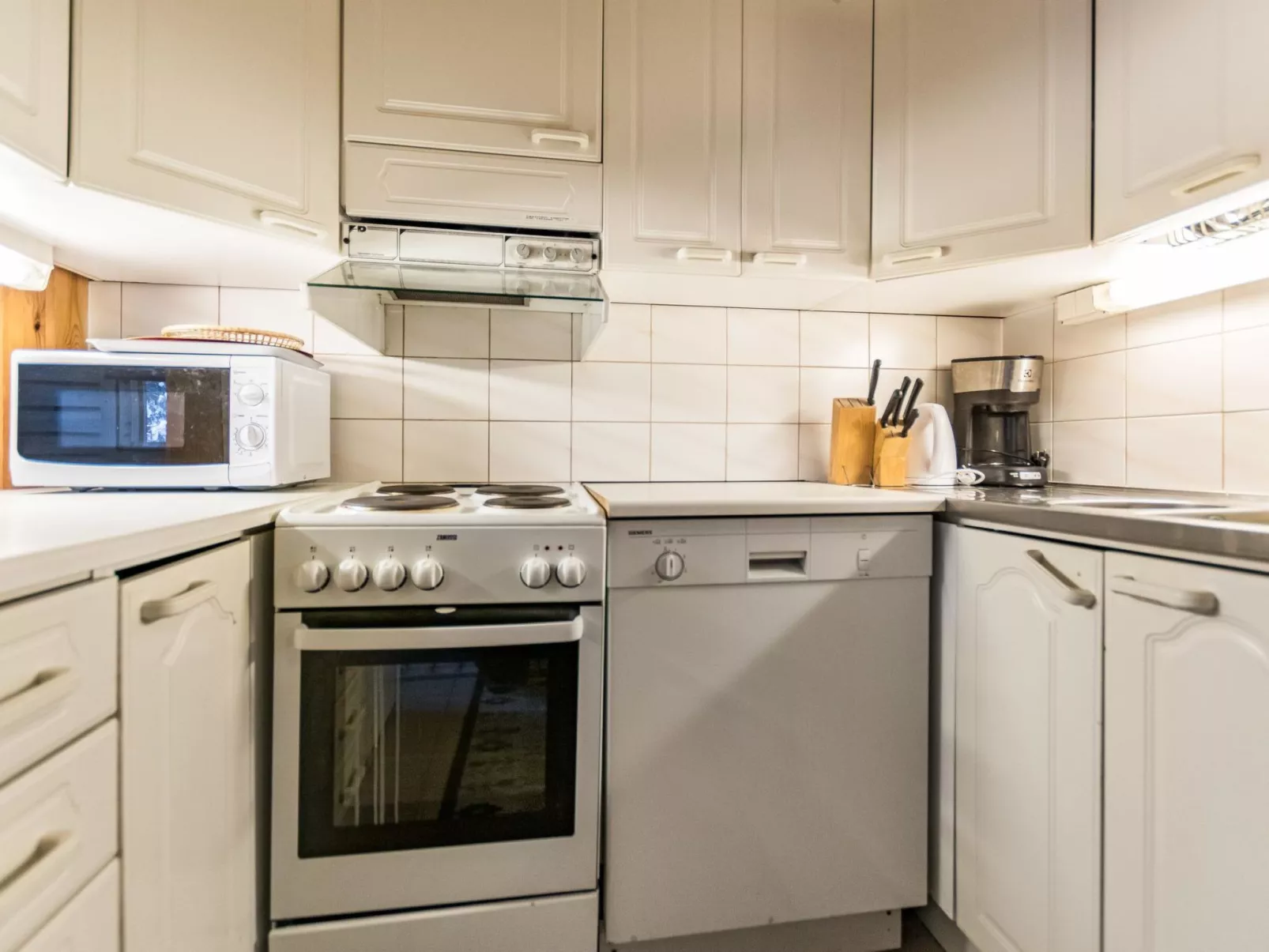 Rakotuli 2 paritalon yläkerta-Binnen