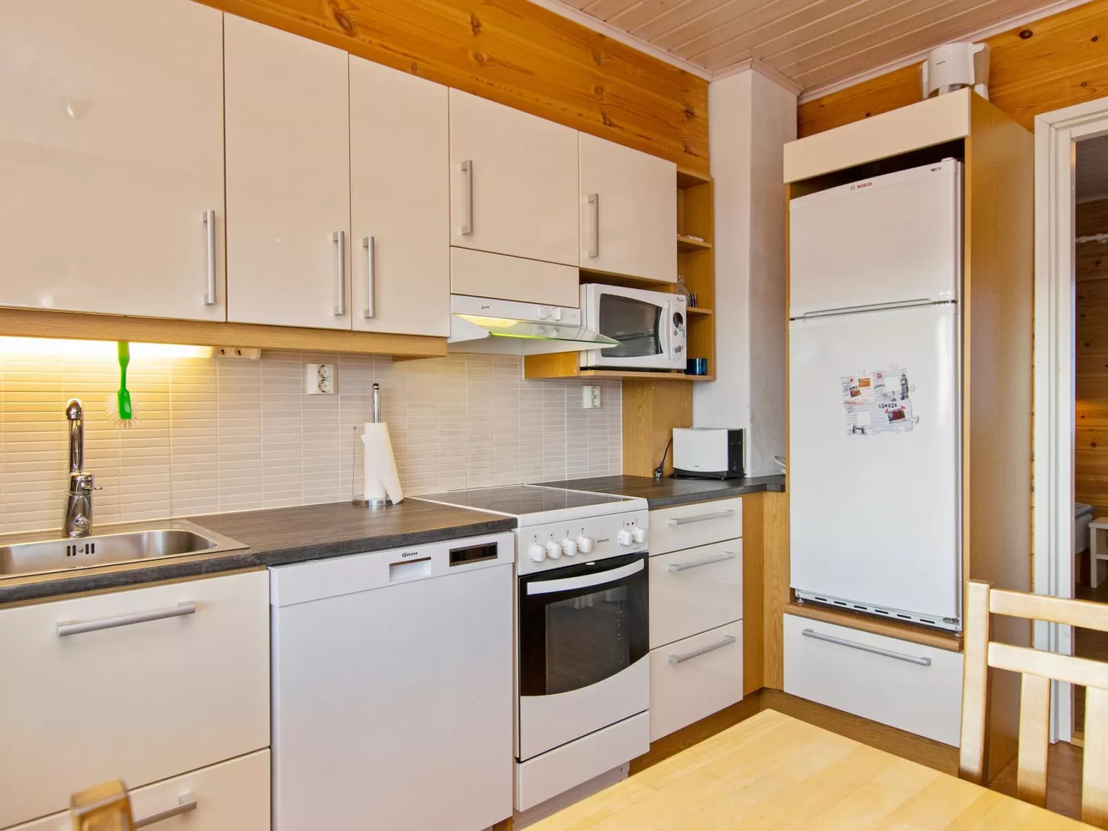 Hallan paroni b paritalo-Binnen