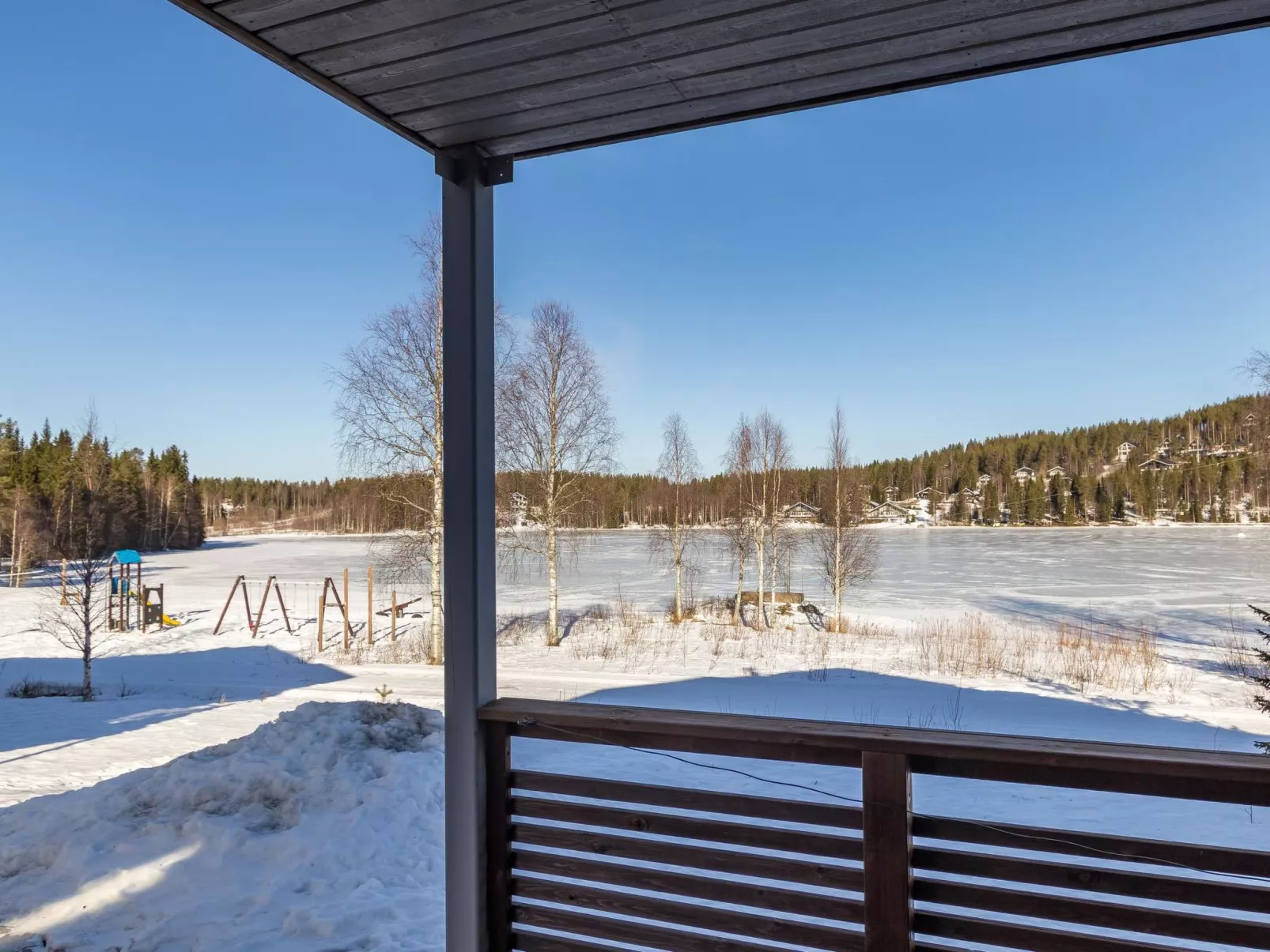 Hallan karhu b, paritalo-Binnen