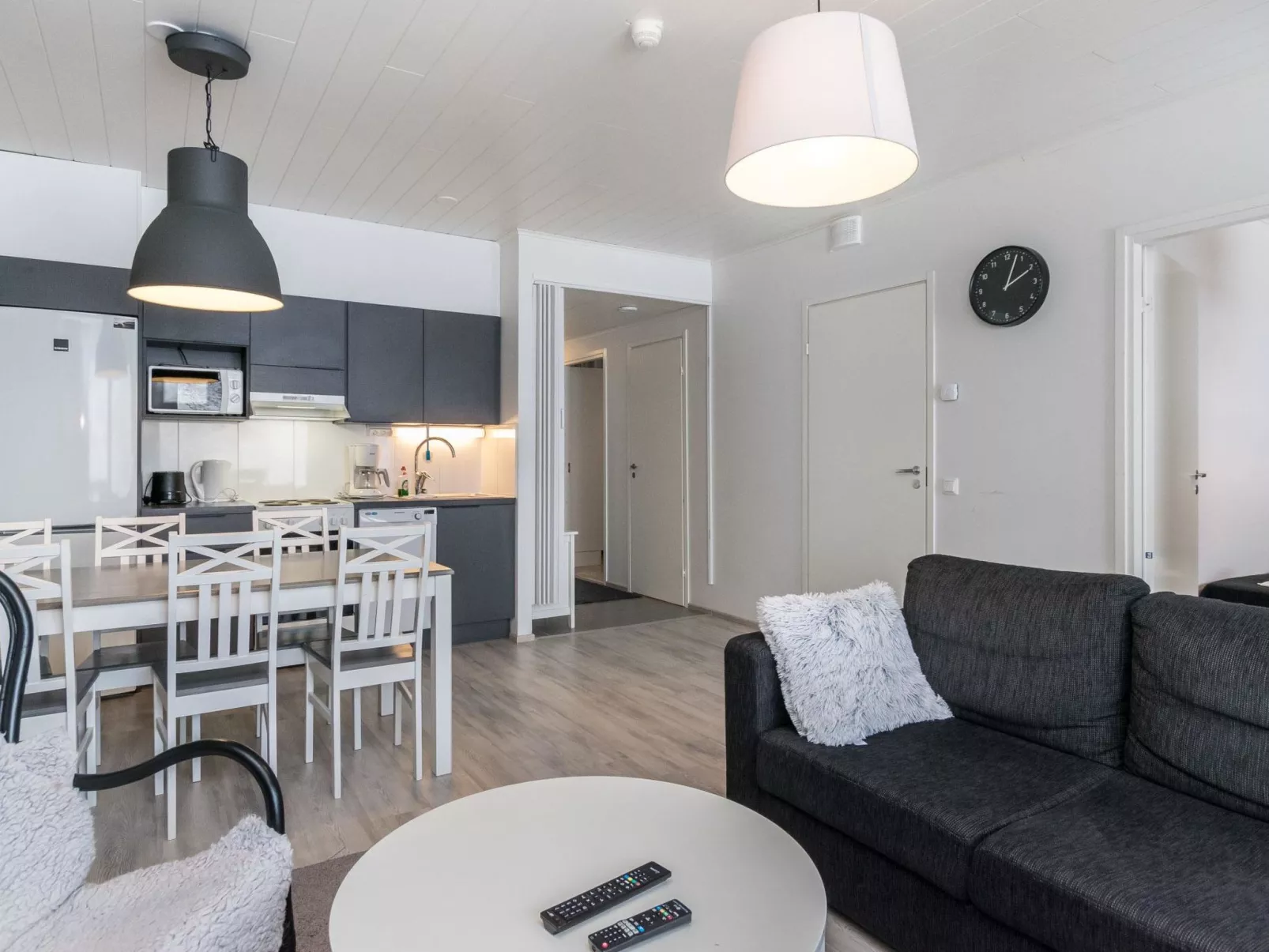 Skivillas paljakka 8. (3mh)-Binnen