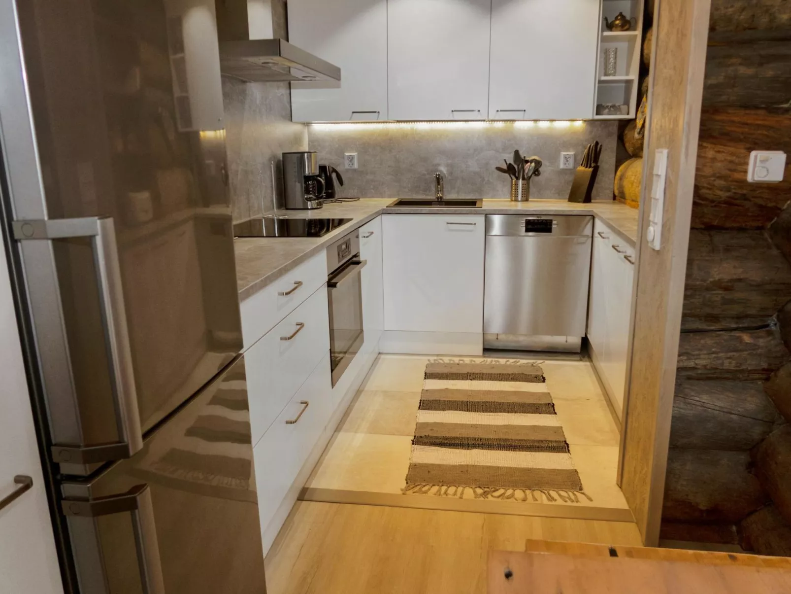 Agenttimajat 1-Binnen