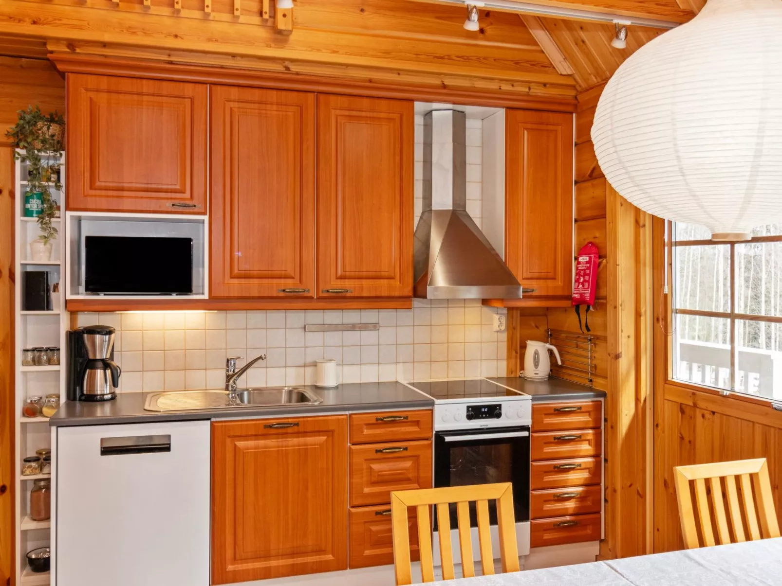 Tintin mökki-Binnen