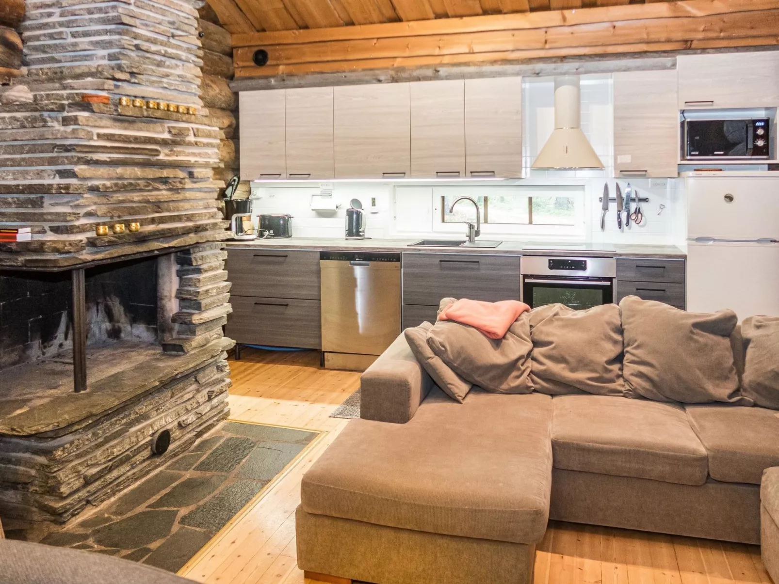 Seitsemän savua 6-Binnen