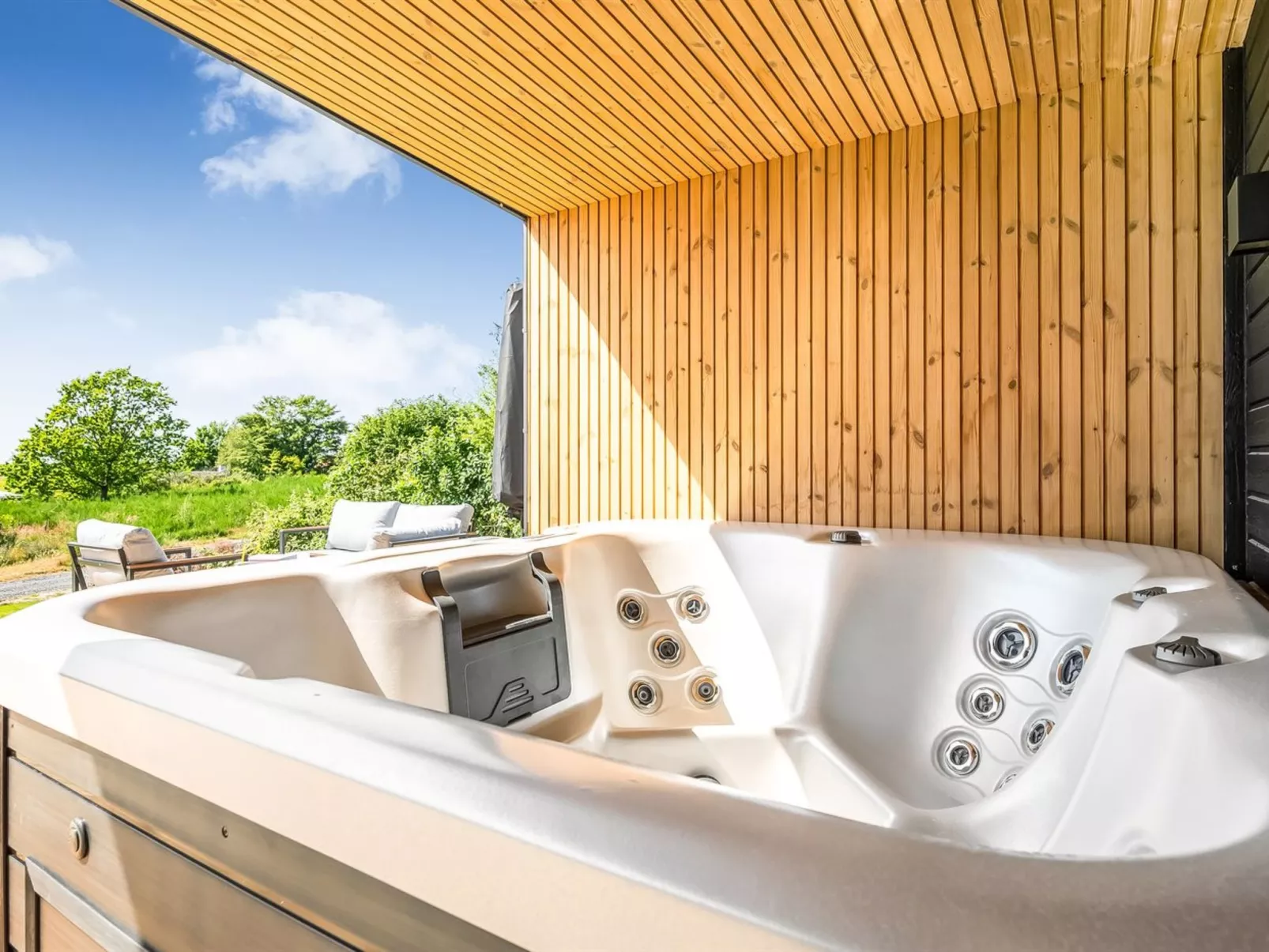 "Arjuna" - 750m from the sea-Binnen