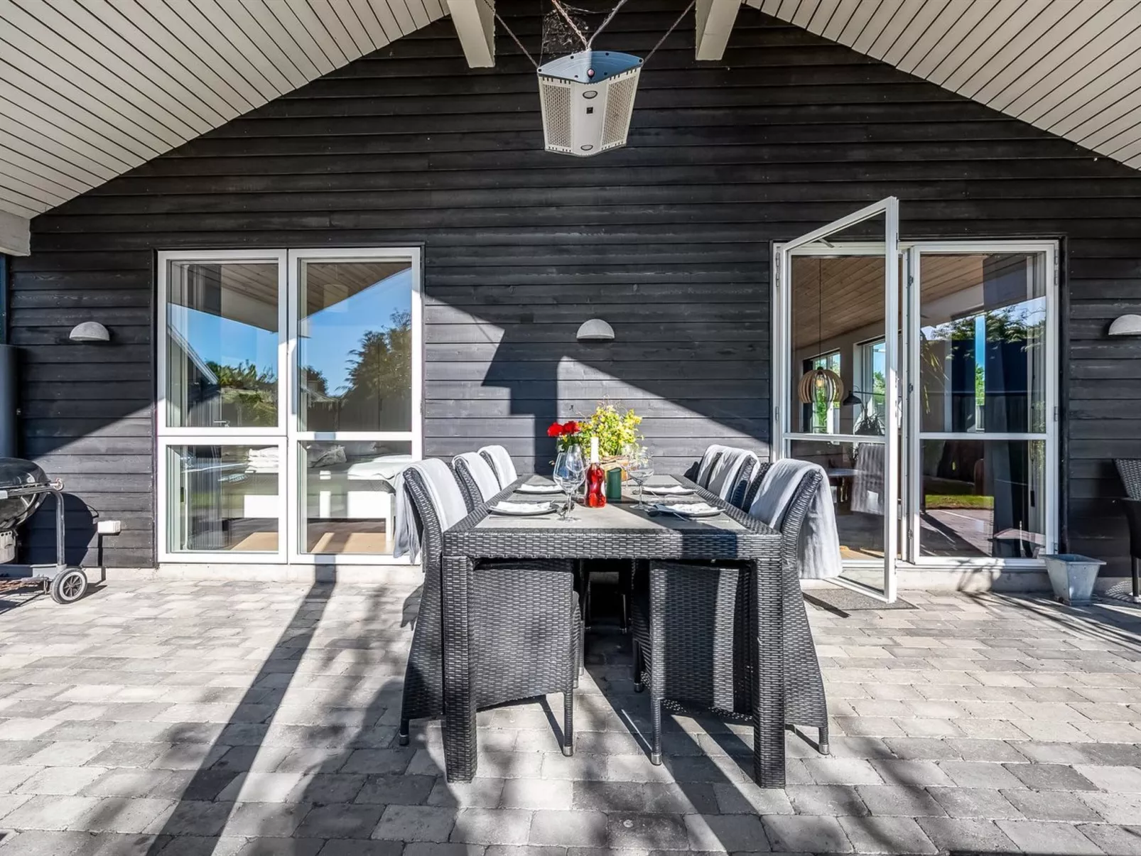 "Shania" - 300m from the sea-Buiten