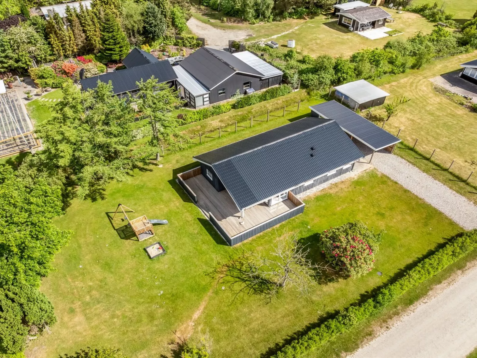 "Ebertine" - 740m to the fjord-Buiten