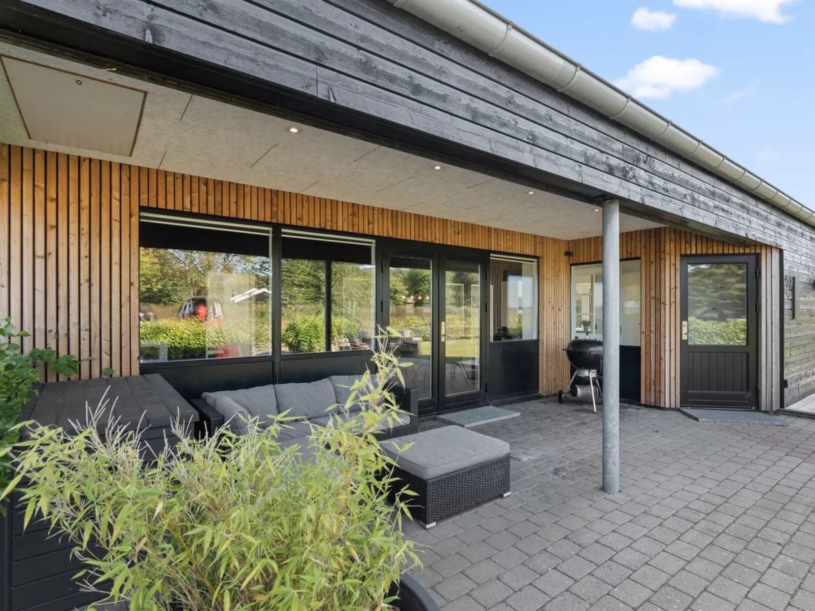 "Harri" - 400m from the sea