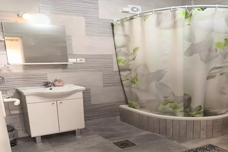 Apartments Jezerane - Studio Apartment-Badkamer